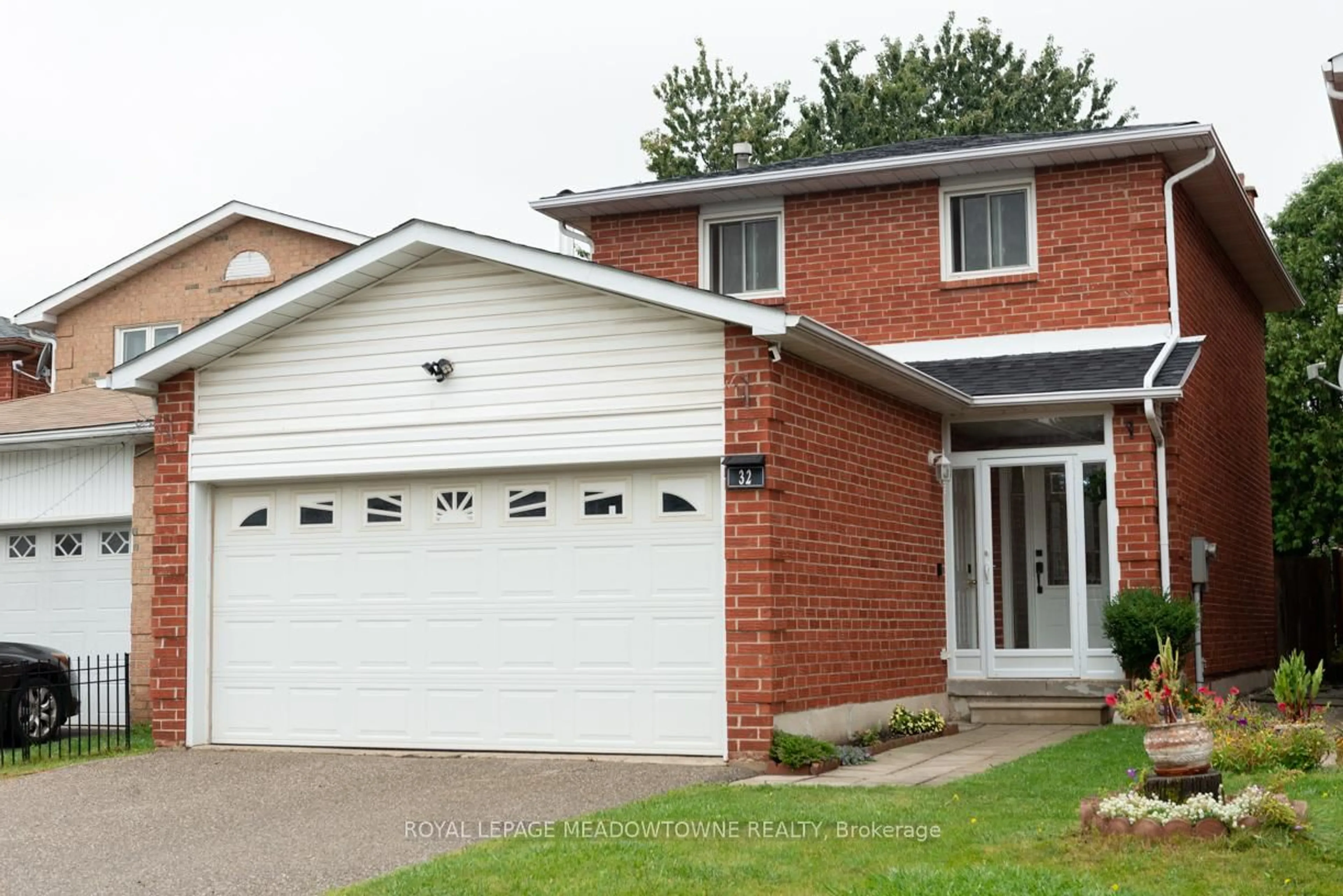 Home with brick exterior material, street for 32 Clarridge Crt, Brampton Ontario L6X 3N5