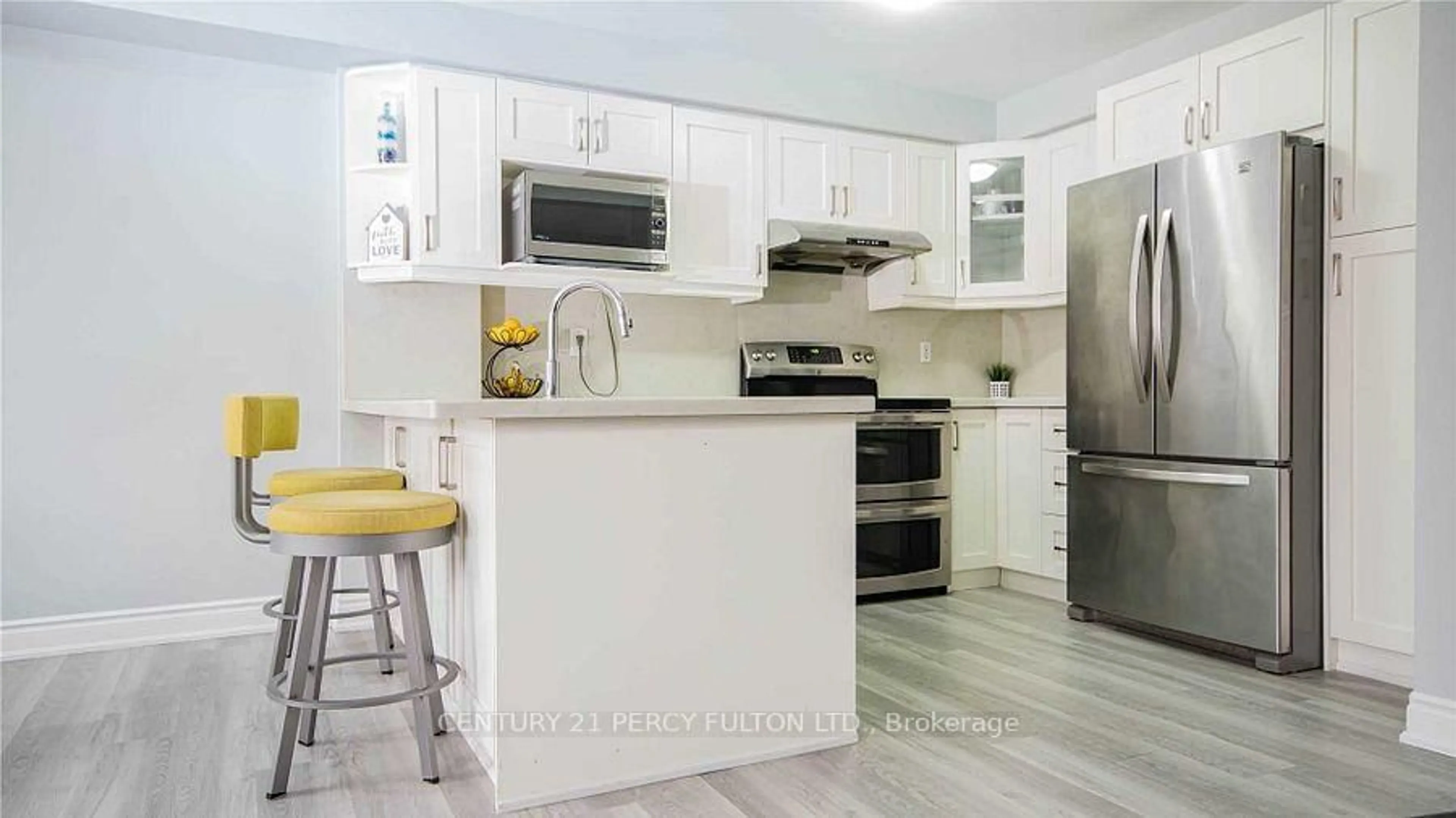 Open concept kitchen, unknown for 3941 Coachman Circ, Mississauga Ontario L5M 6R1