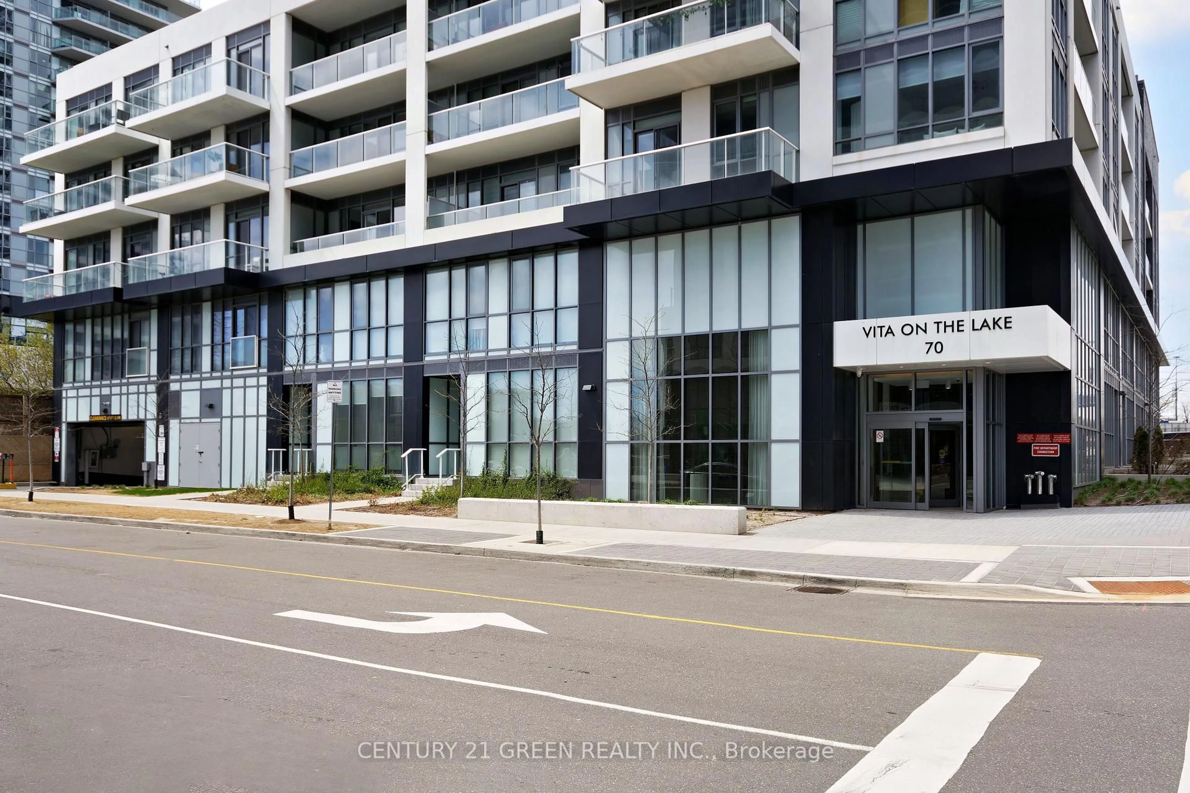 Indoor foyer for 70 Annie Craig Dr #708, Toronto Ontario M8V 0G2