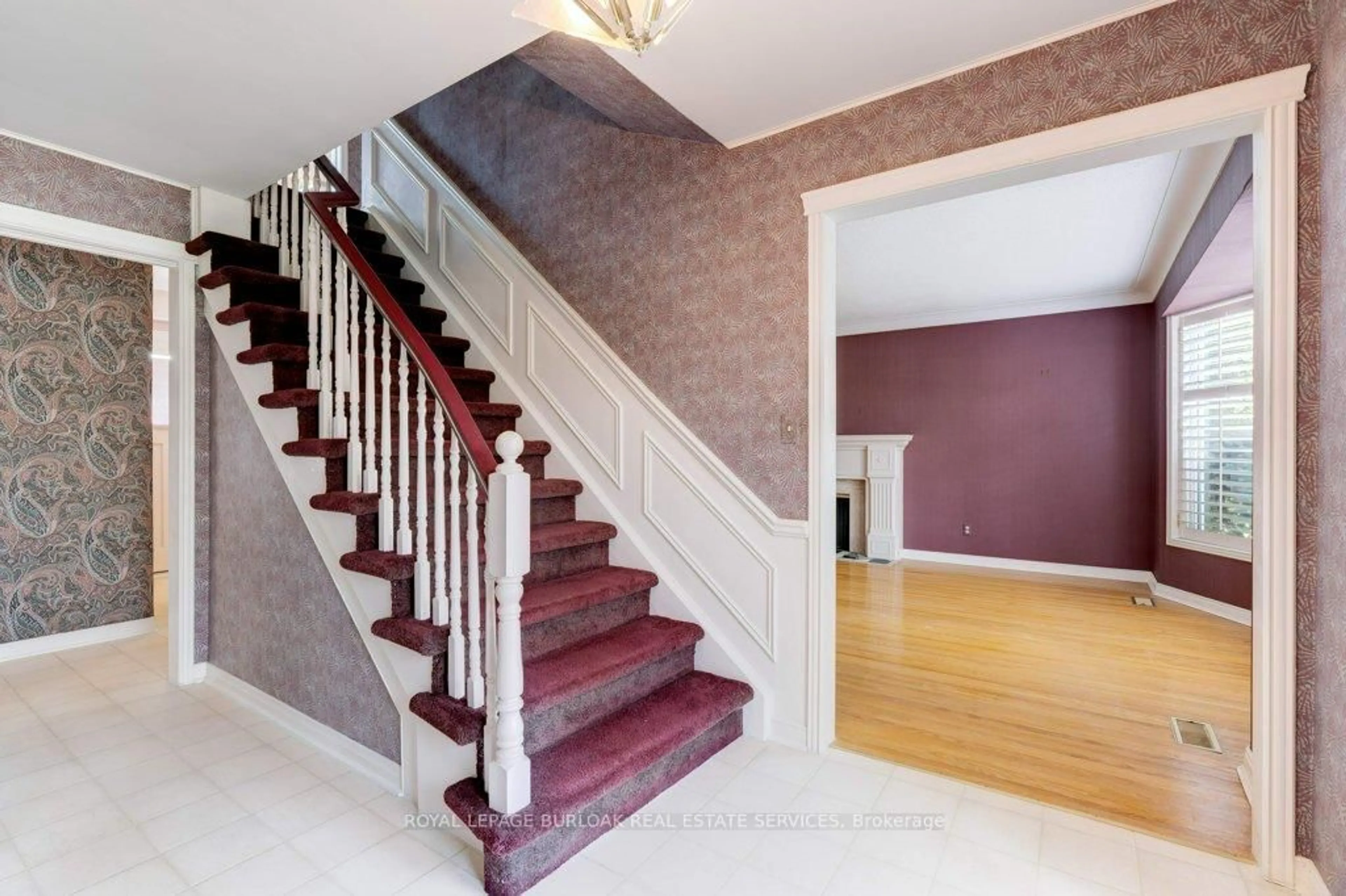 Unknown for 388 Valanna Cres, Burlington Ontario L7L 2K9