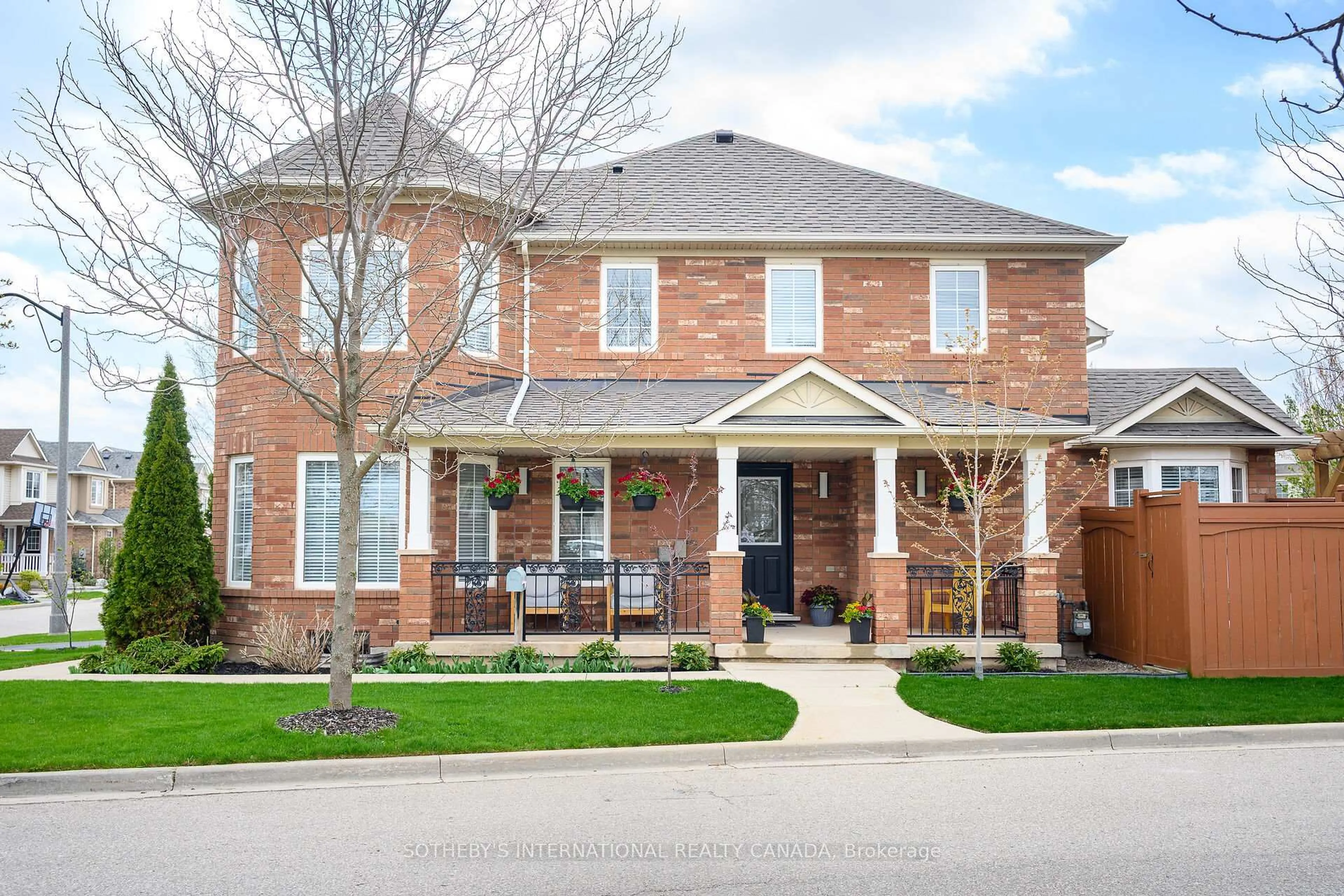 Home with brick exterior material, street for 2450 Wooden Hill Circ, Oakville Ontario L6M 4E3