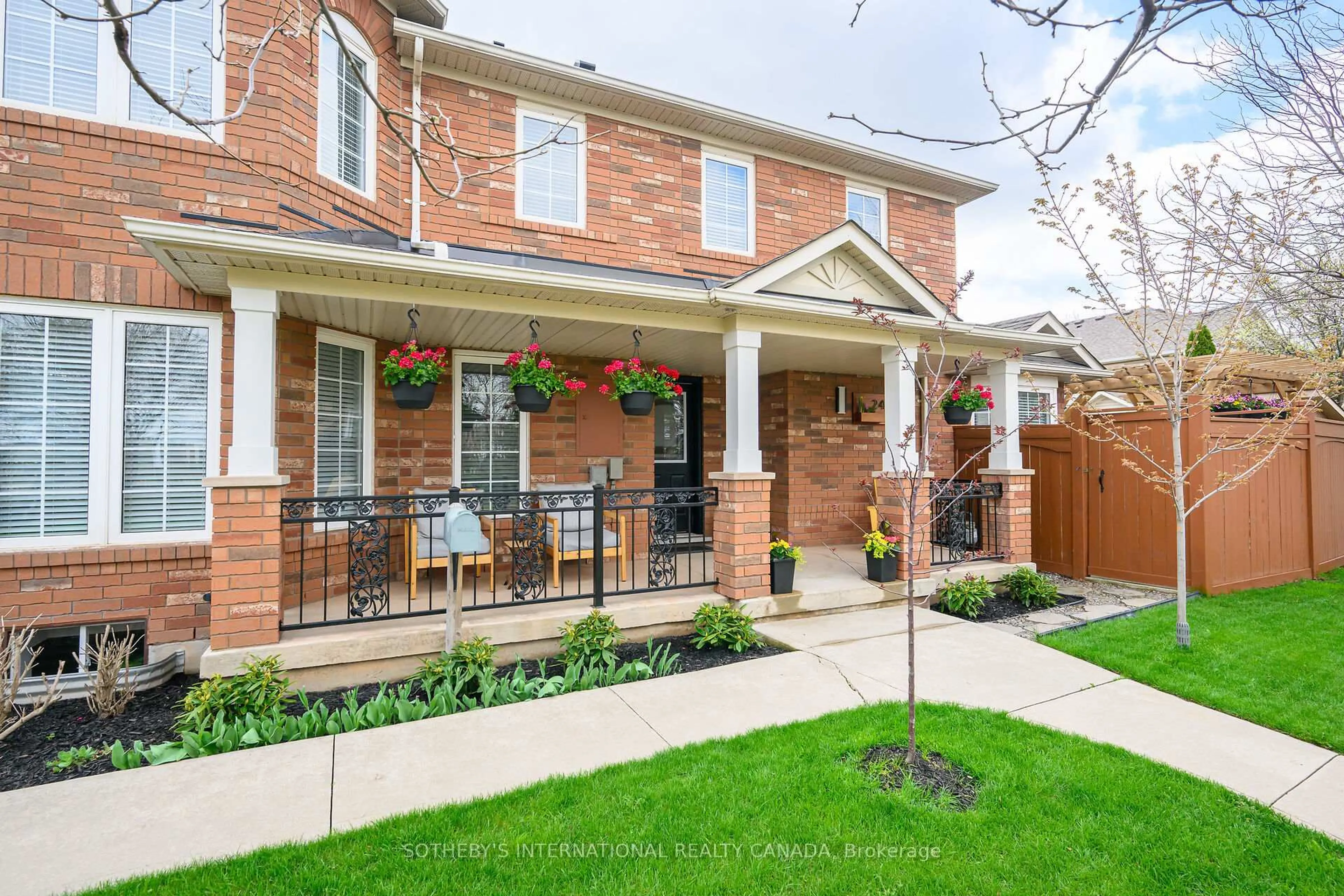 Home with brick exterior material, street for 2450 Wooden Hill Circ, Oakville Ontario L6M 4E3