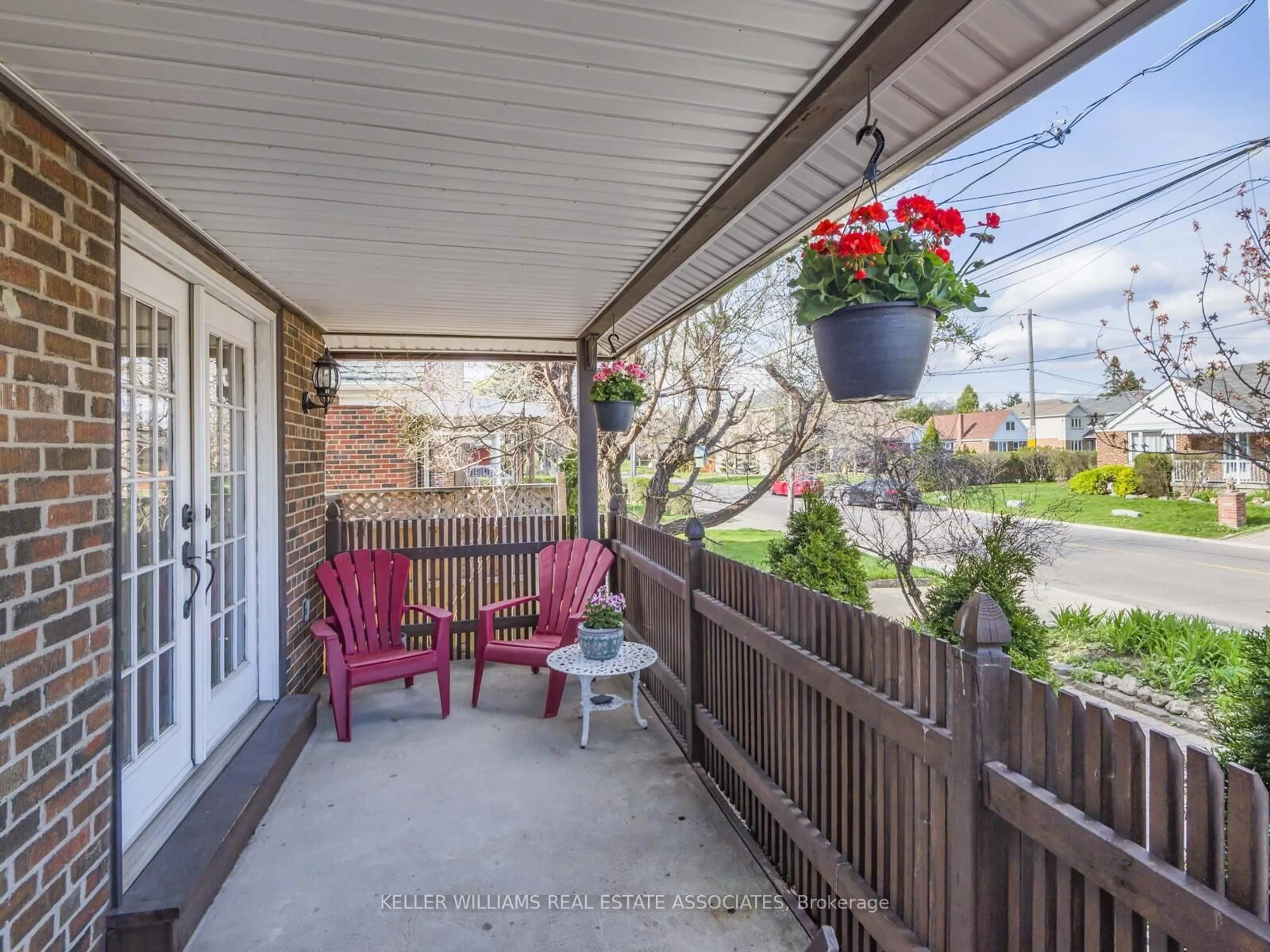 Patio, street for 32 Brookhaven Dr, Toronto Ontario M6M 4N7