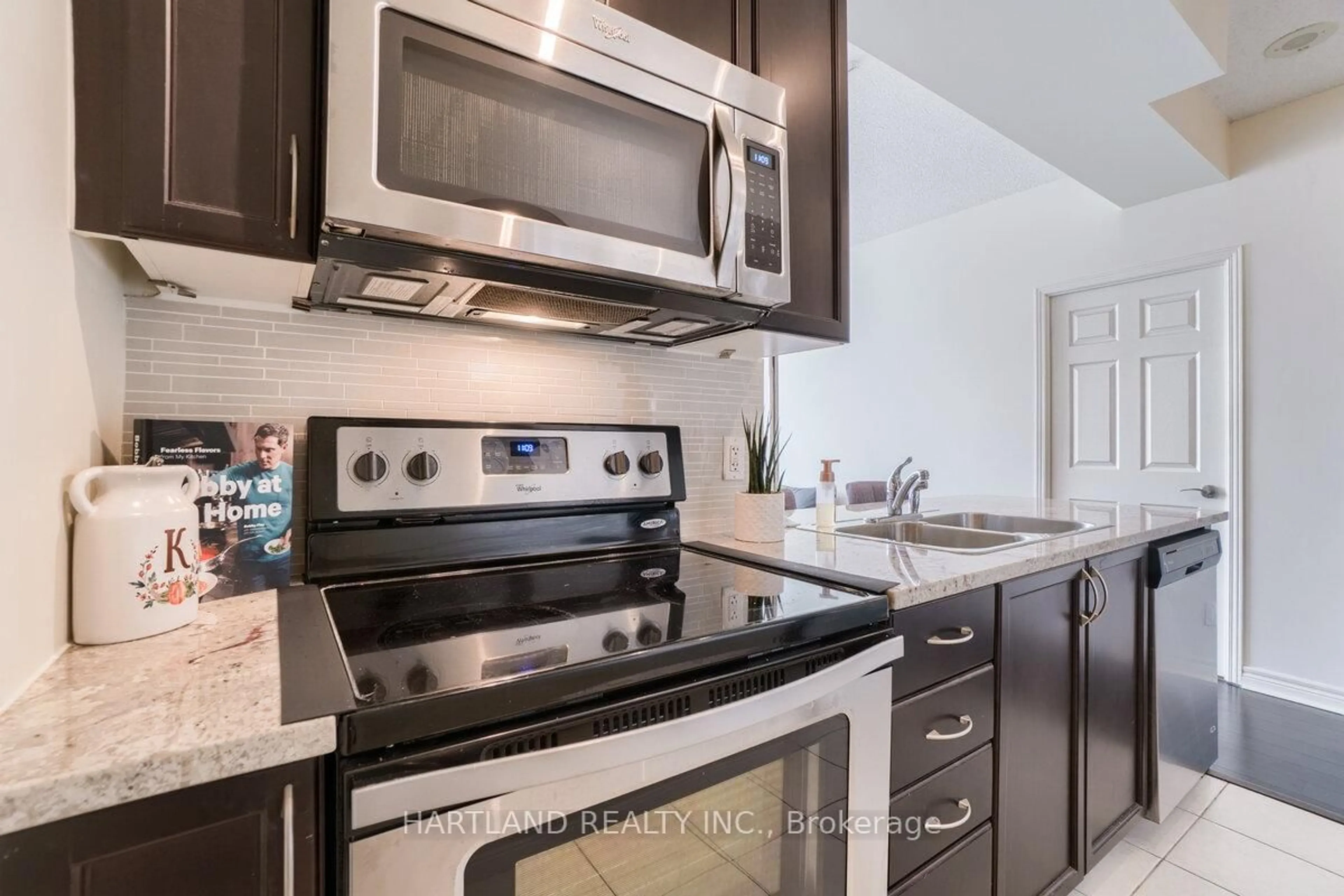 Standard kitchen, ceramic/tile floor for 339 Rathburn Rd #1901, Mississauga Ontario L5B 0K6