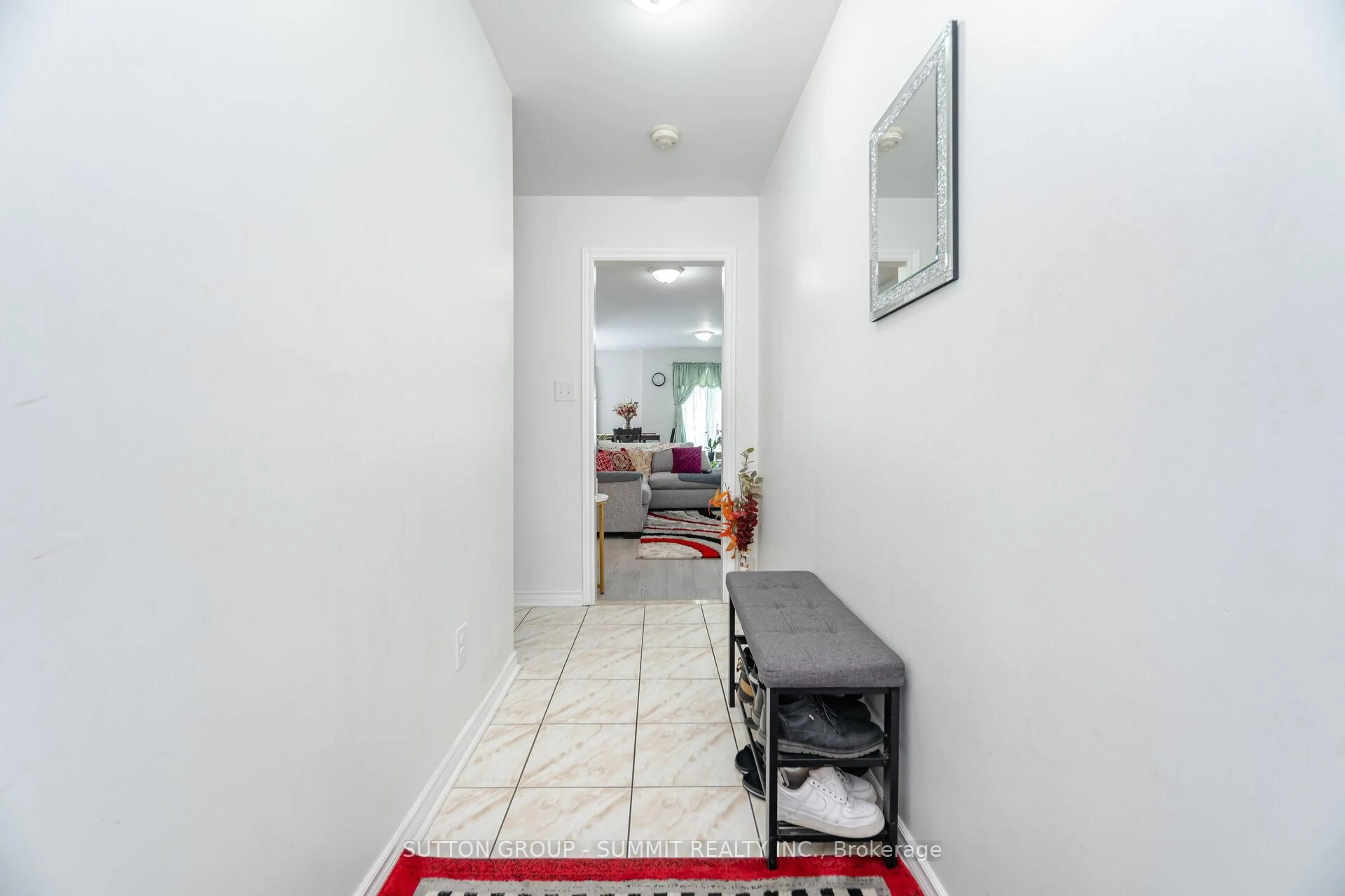 Indoor foyer for 6950 Tenth Line #87, Mississauga Ontario L5N 6Y1