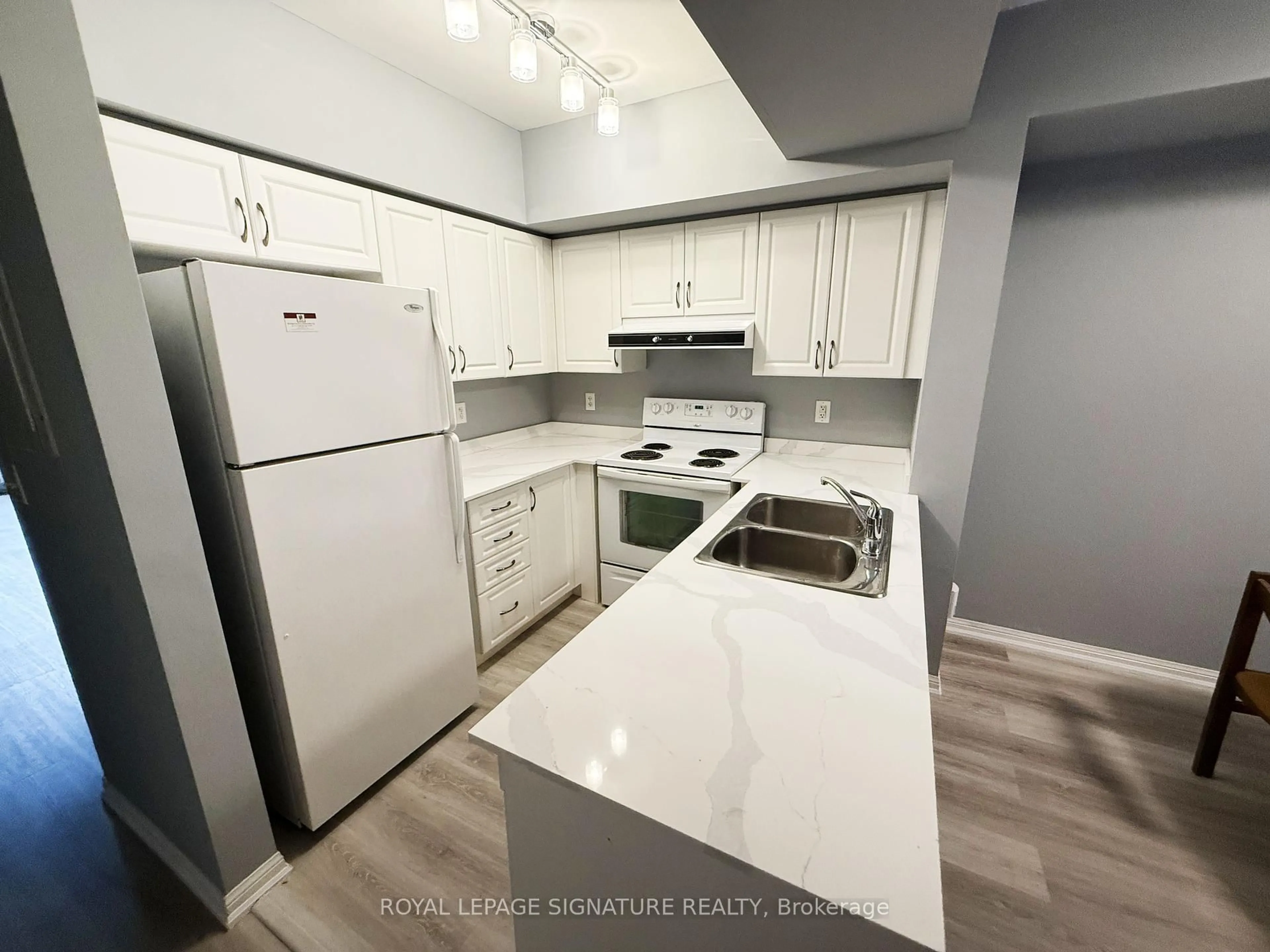Standard kitchen, unknown for 3045 Finch Ave #1030, Toronto Ontario M9M 0A5
