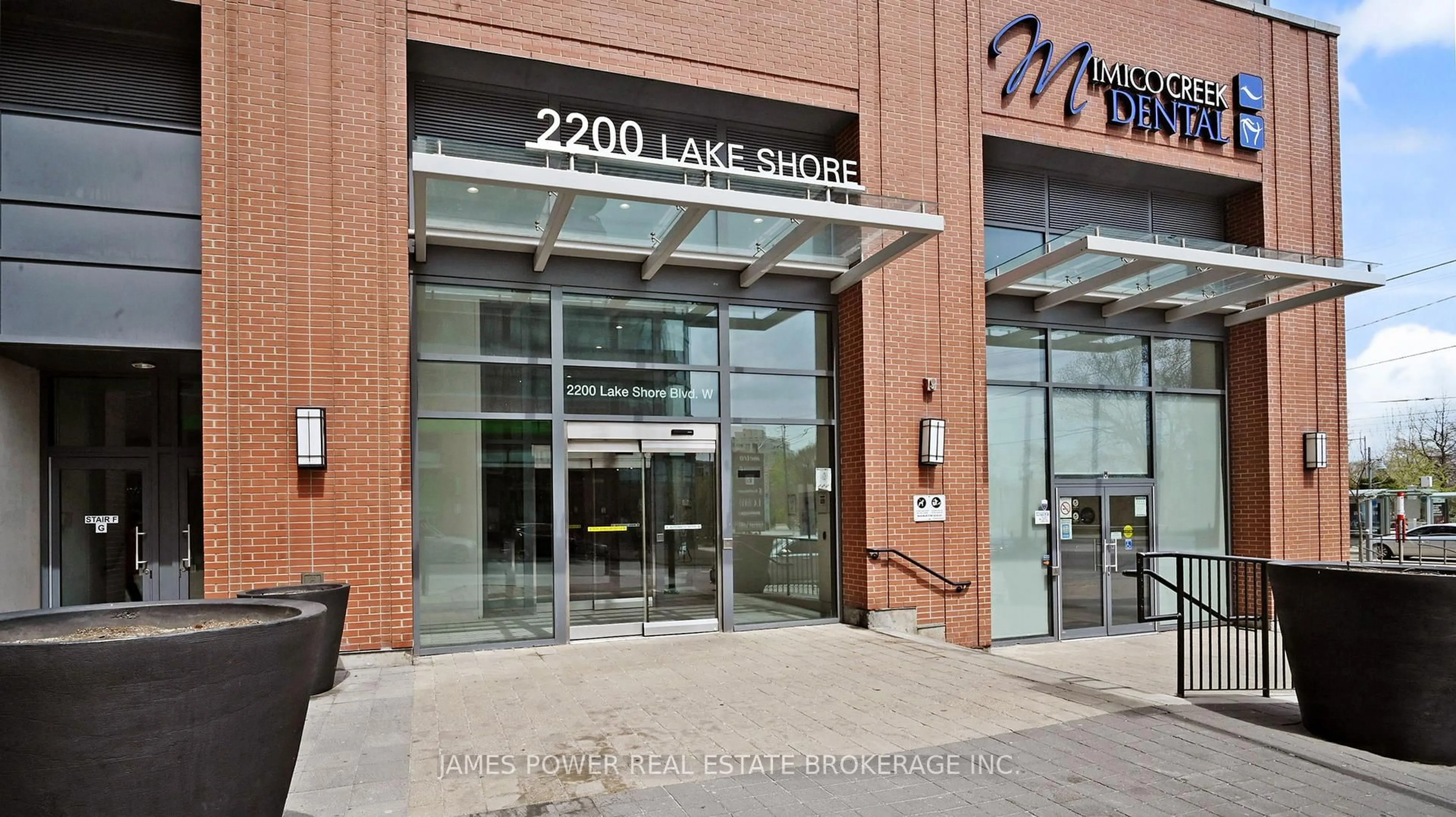 Indoor foyer for 2200 Lake Shore Blvd #1007, Toronto Ontario M8V 1A4