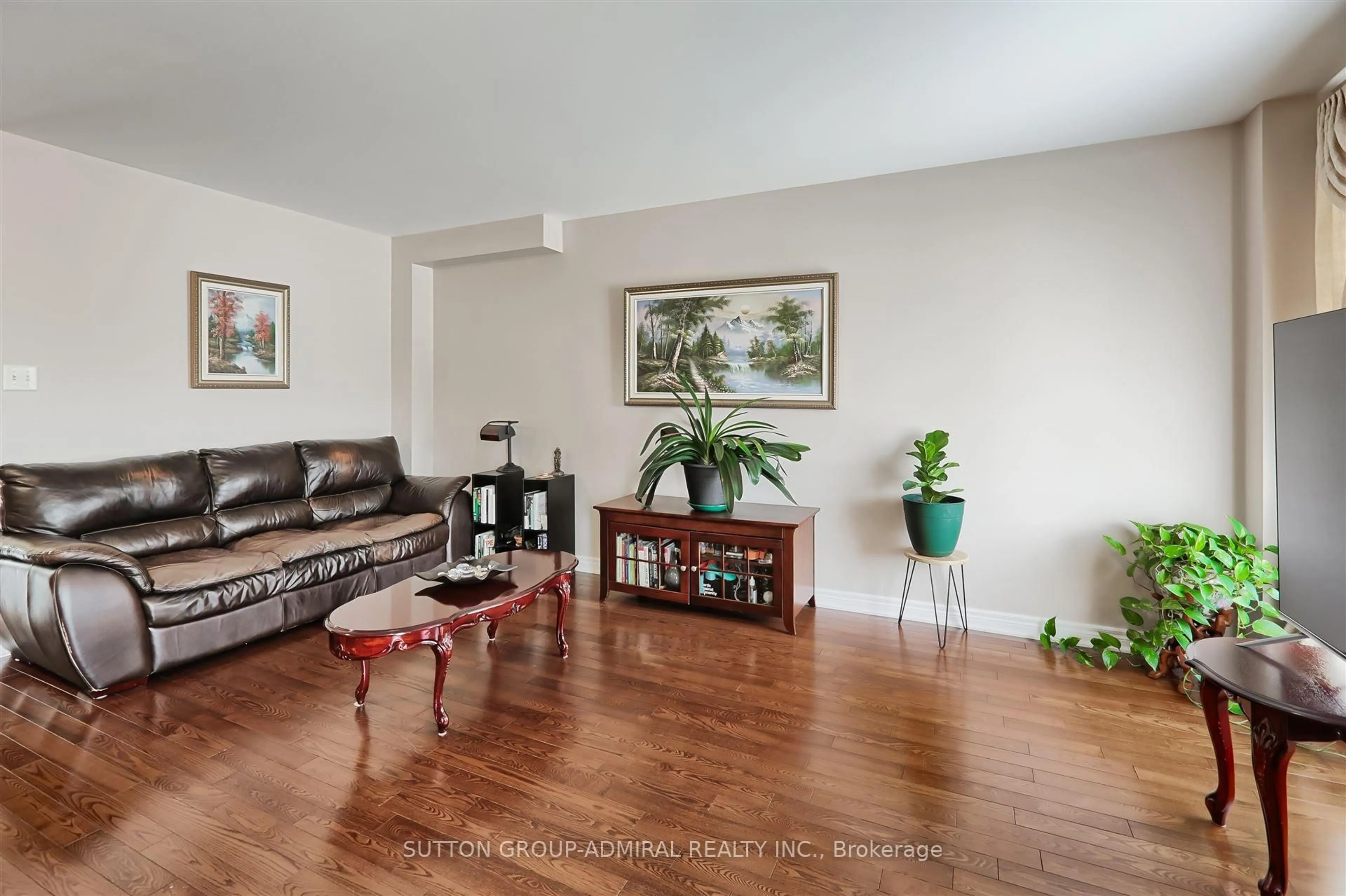 Living room with furniture, unknown for 23A Yarrow Rd, Toronto Ontario M6M 4E2