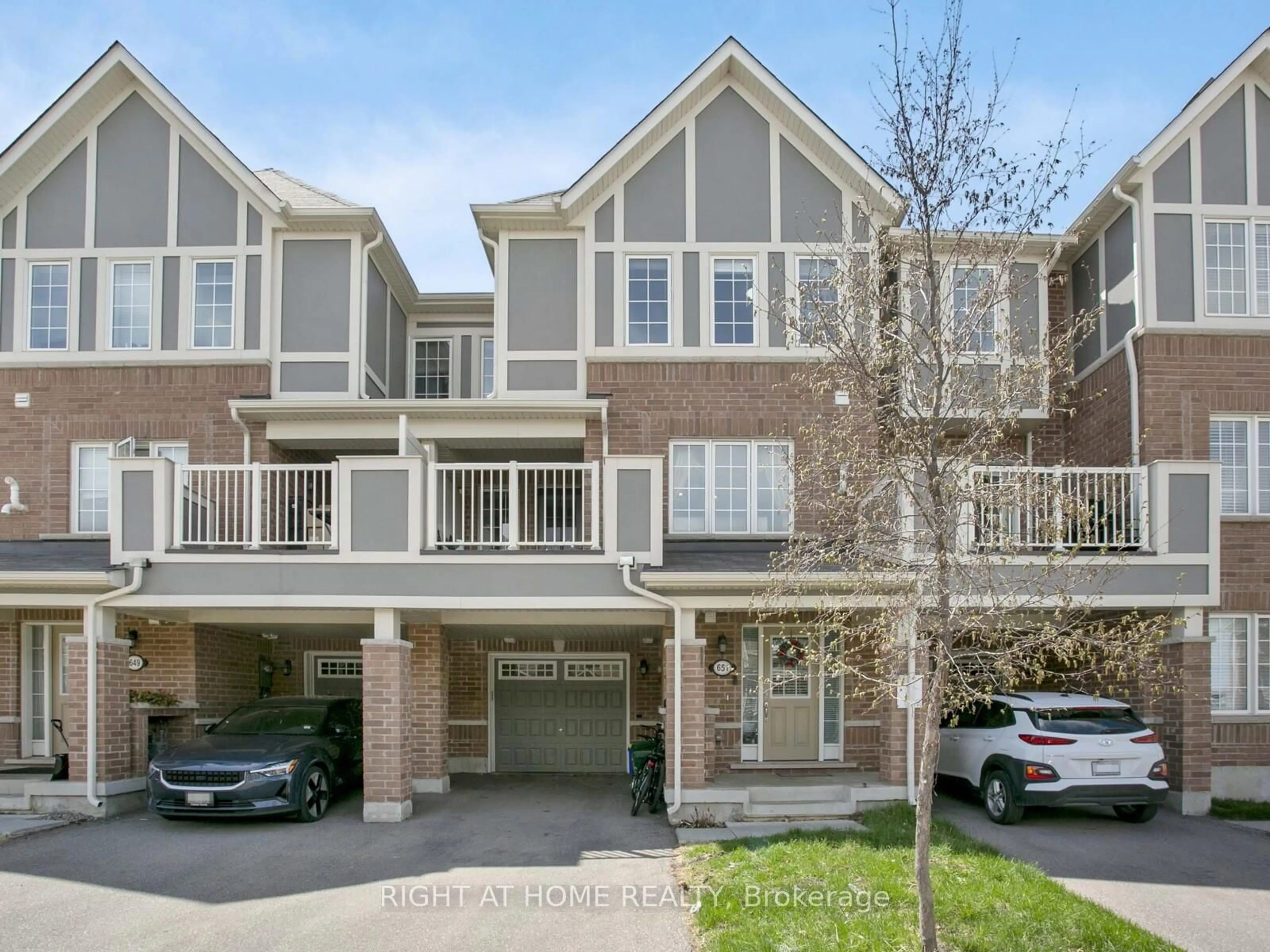 A pic from outside/outdoor area/front of a property/back of a property/a pic from drone, unknown for 651 Laking Terr, Milton Ontario L9T 9J4
