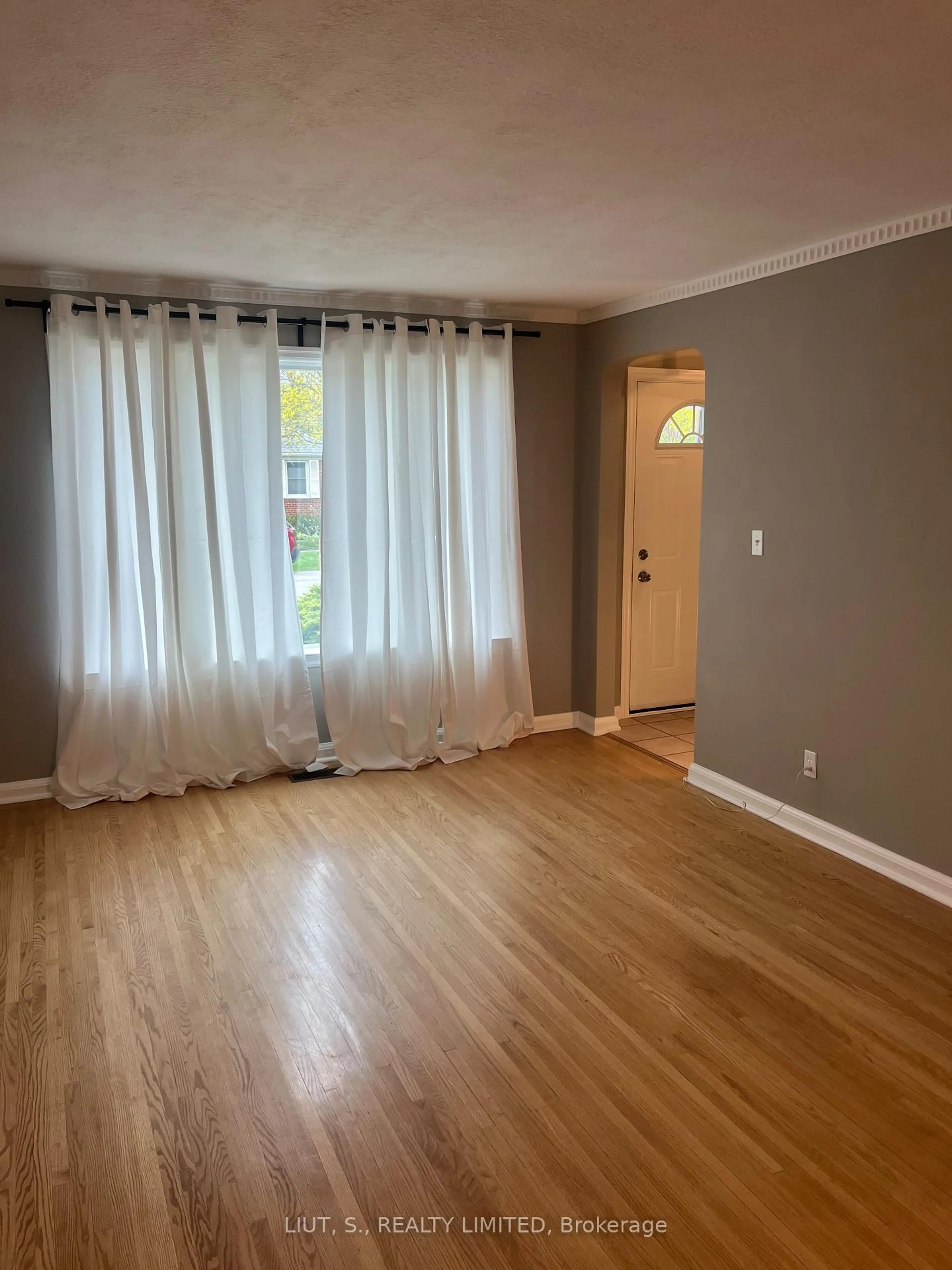 A pic of a room for 46 Athol Ave, Toronto Ontario M8Z 2A4