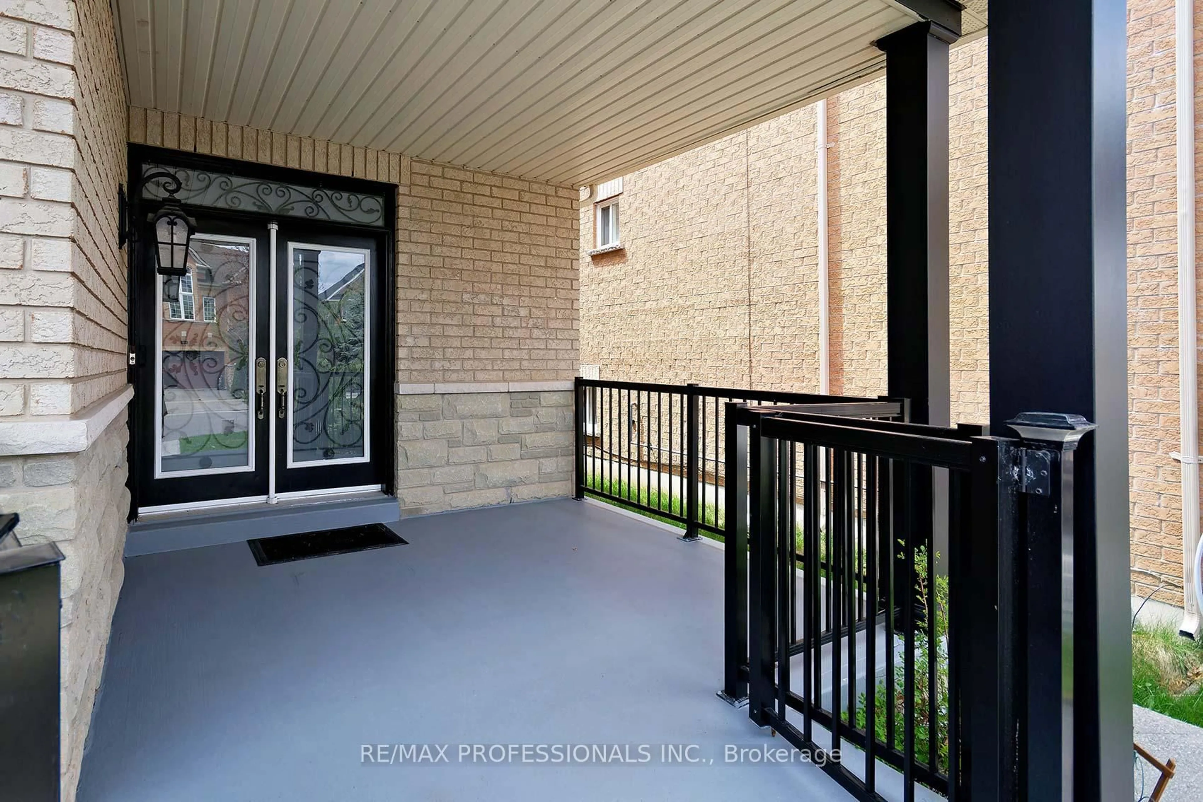 Patio, street for 1095 Tupper Dr, Milton Ontario L9T 0A8