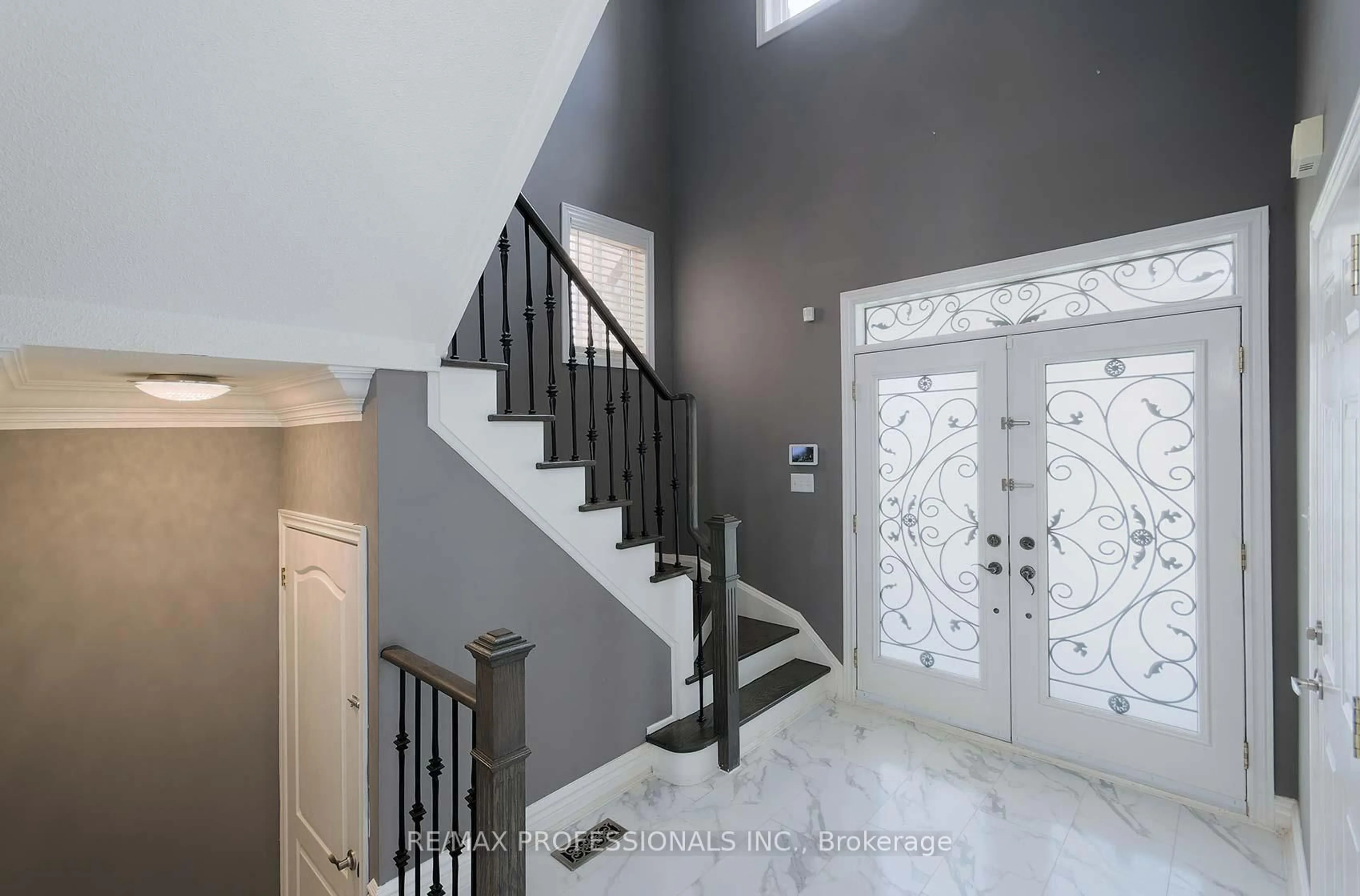 Unknown for 1095 Tupper Dr, Milton Ontario L9T 0A8