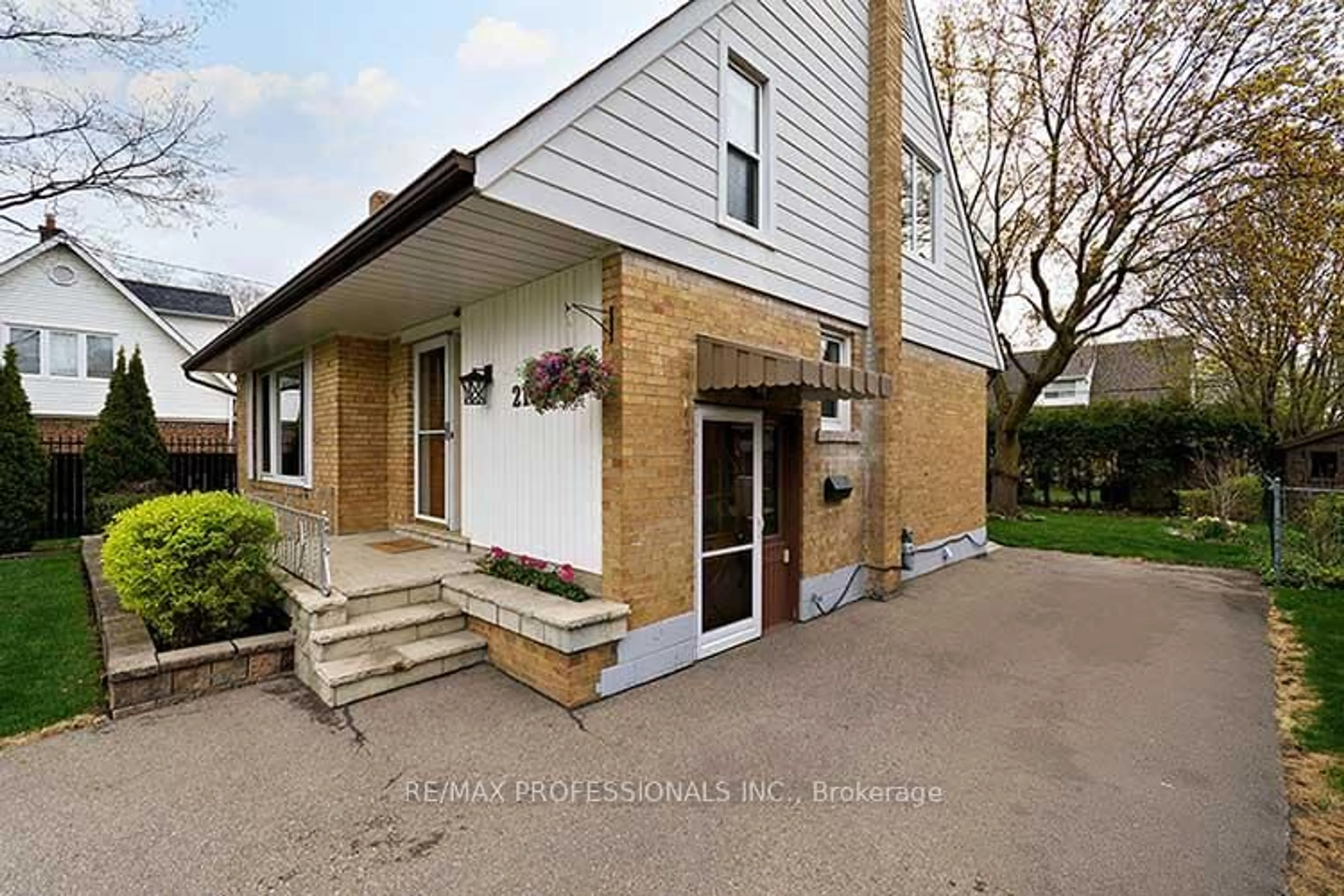 Unknown for 218 Renforth Dr, Toronto Ontario M9C 2K9