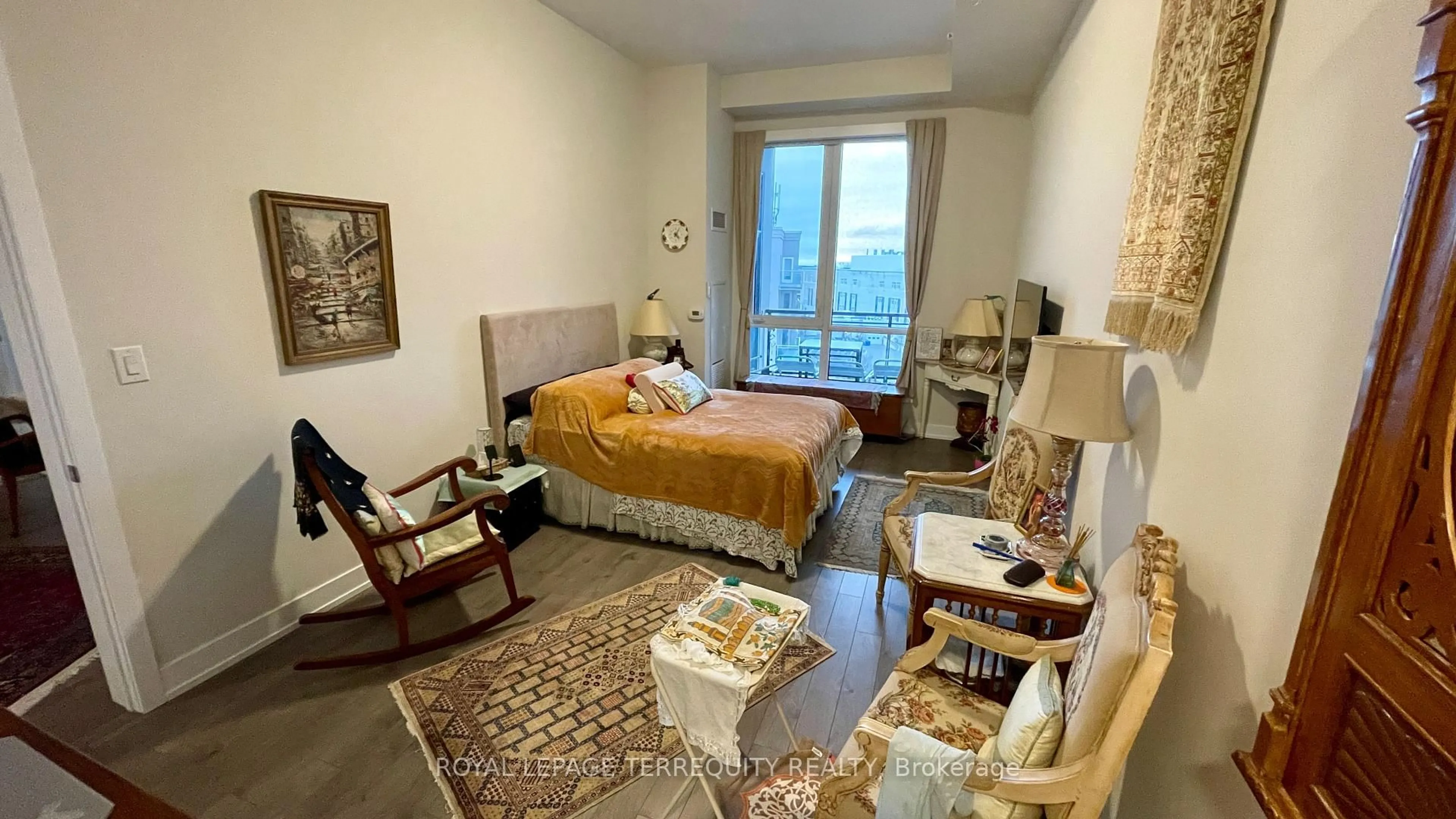 A pic of a room for 150 Oak Park Blvd #520, Oakville Ontario L6H 3P2