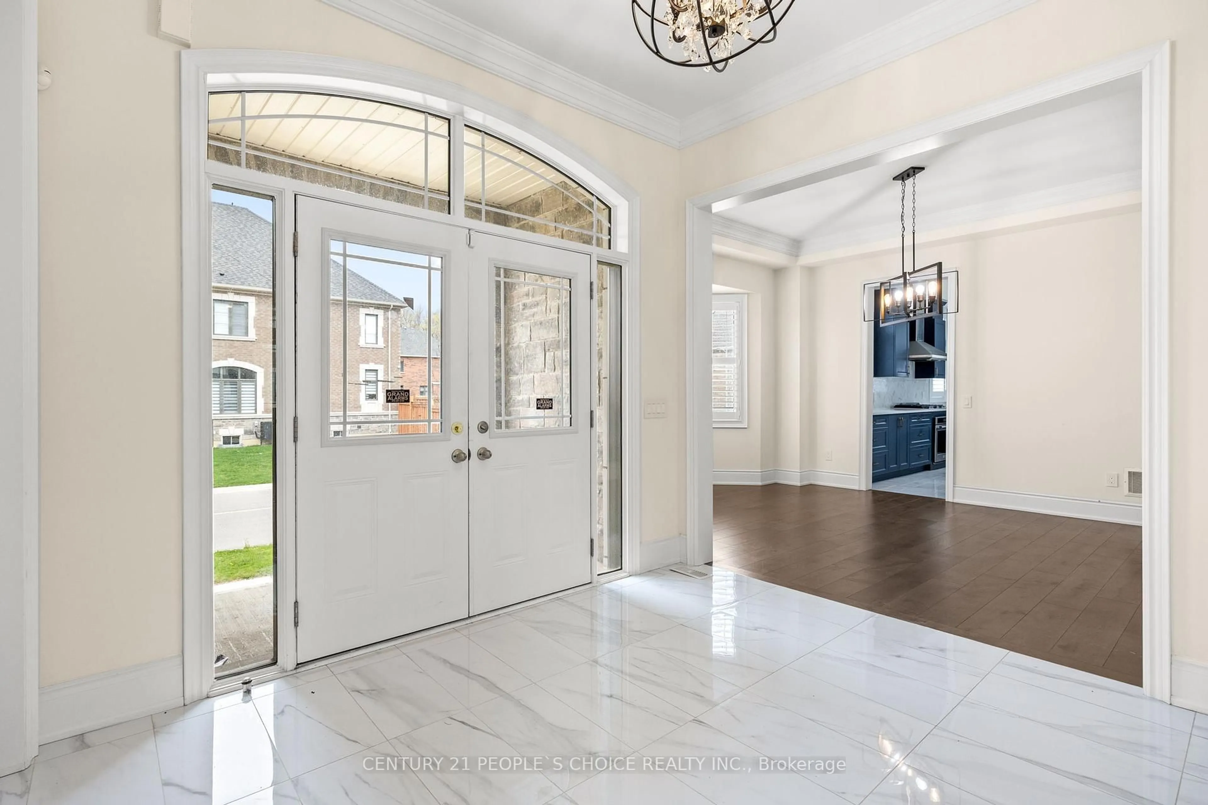 Indoor entryway for 24 Albert Spencer Ave, Caledon Ontario L7C 4G4