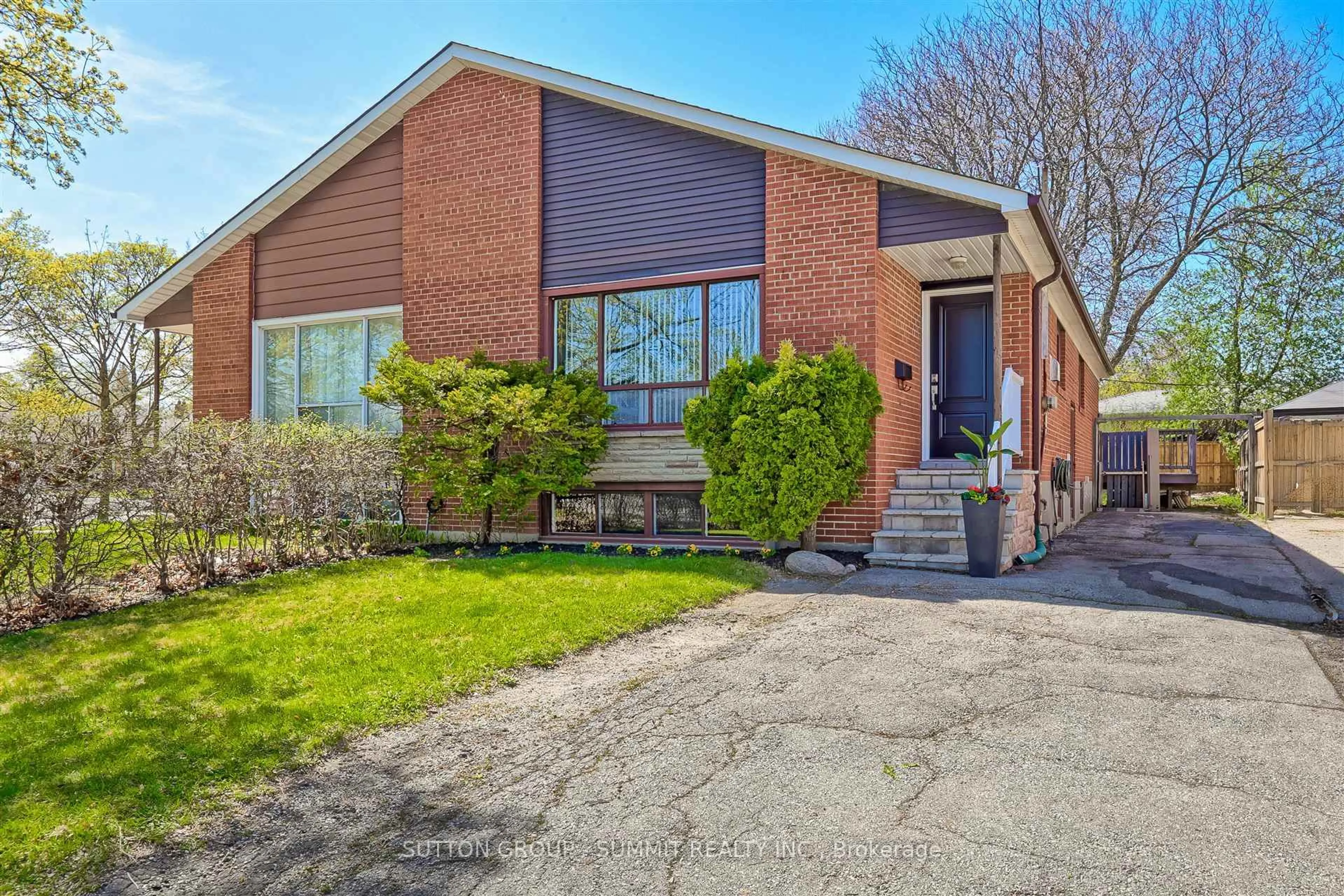 Home with brick exterior material, street for 1143 Flagship Dr, Mississauga Ontario L4Y 2K3