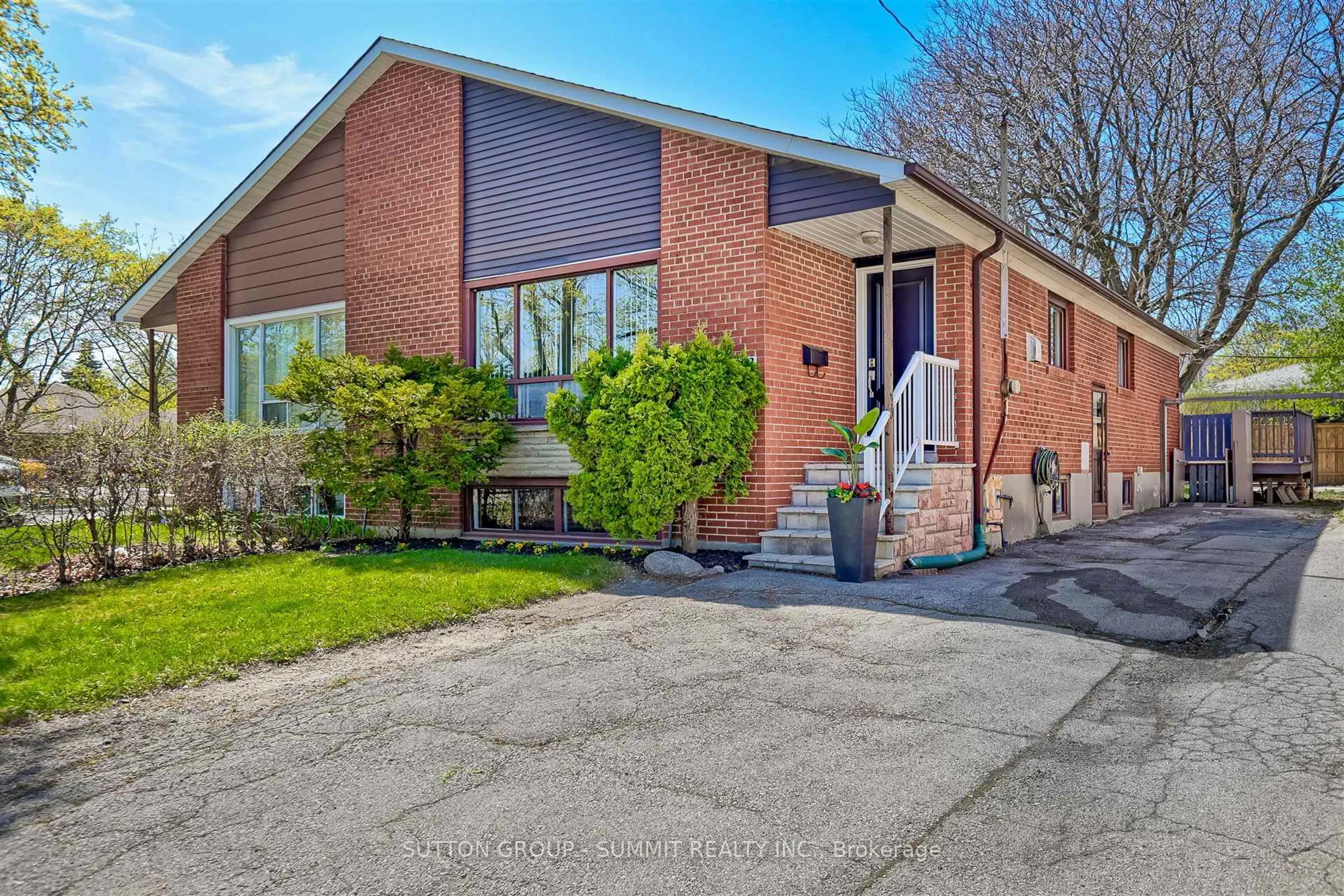Home with brick exterior material, street for 1143 Flagship Dr, Mississauga Ontario L4Y 2K3