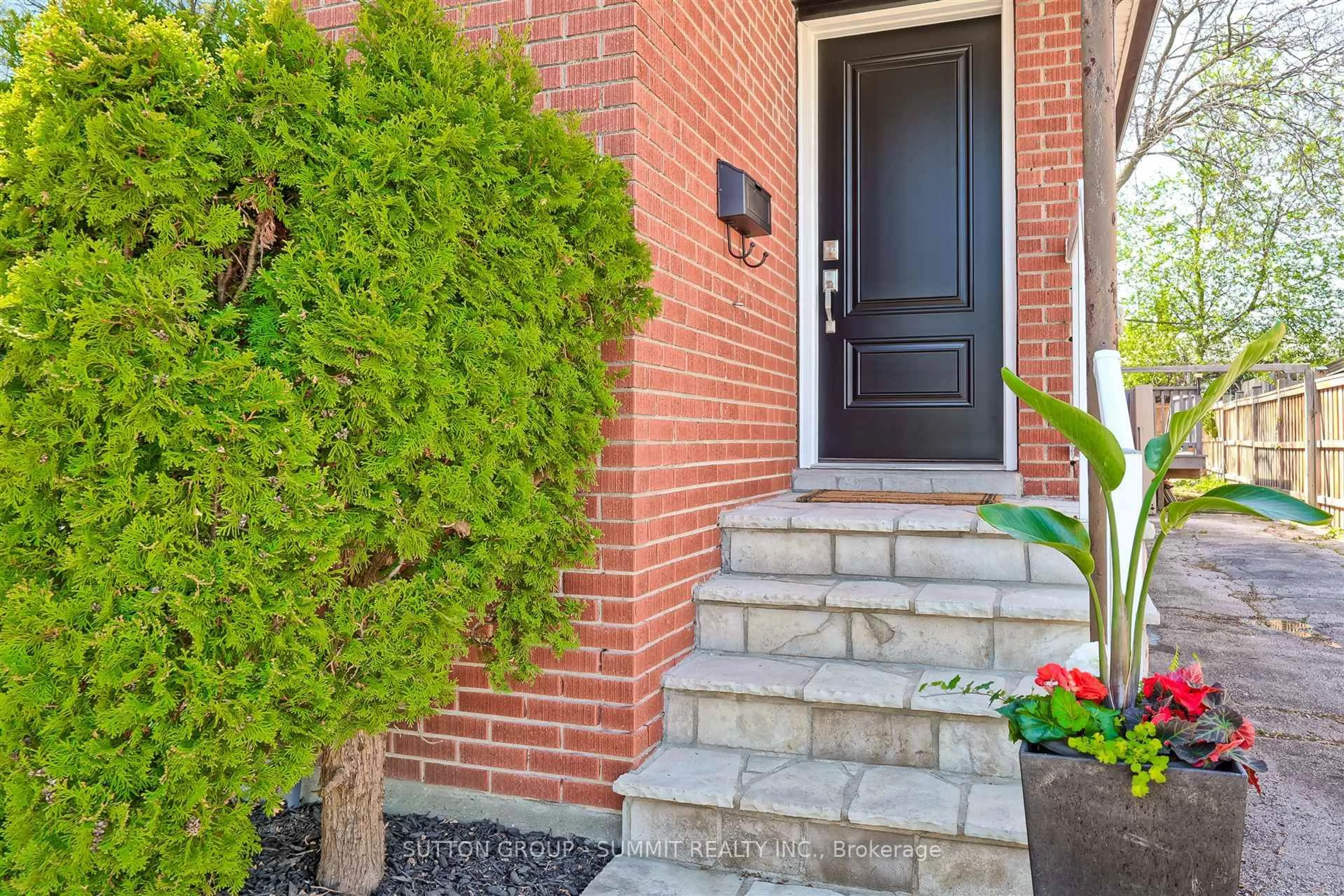Unknown for 1143 Flagship Dr, Mississauga Ontario L4Y 2K3