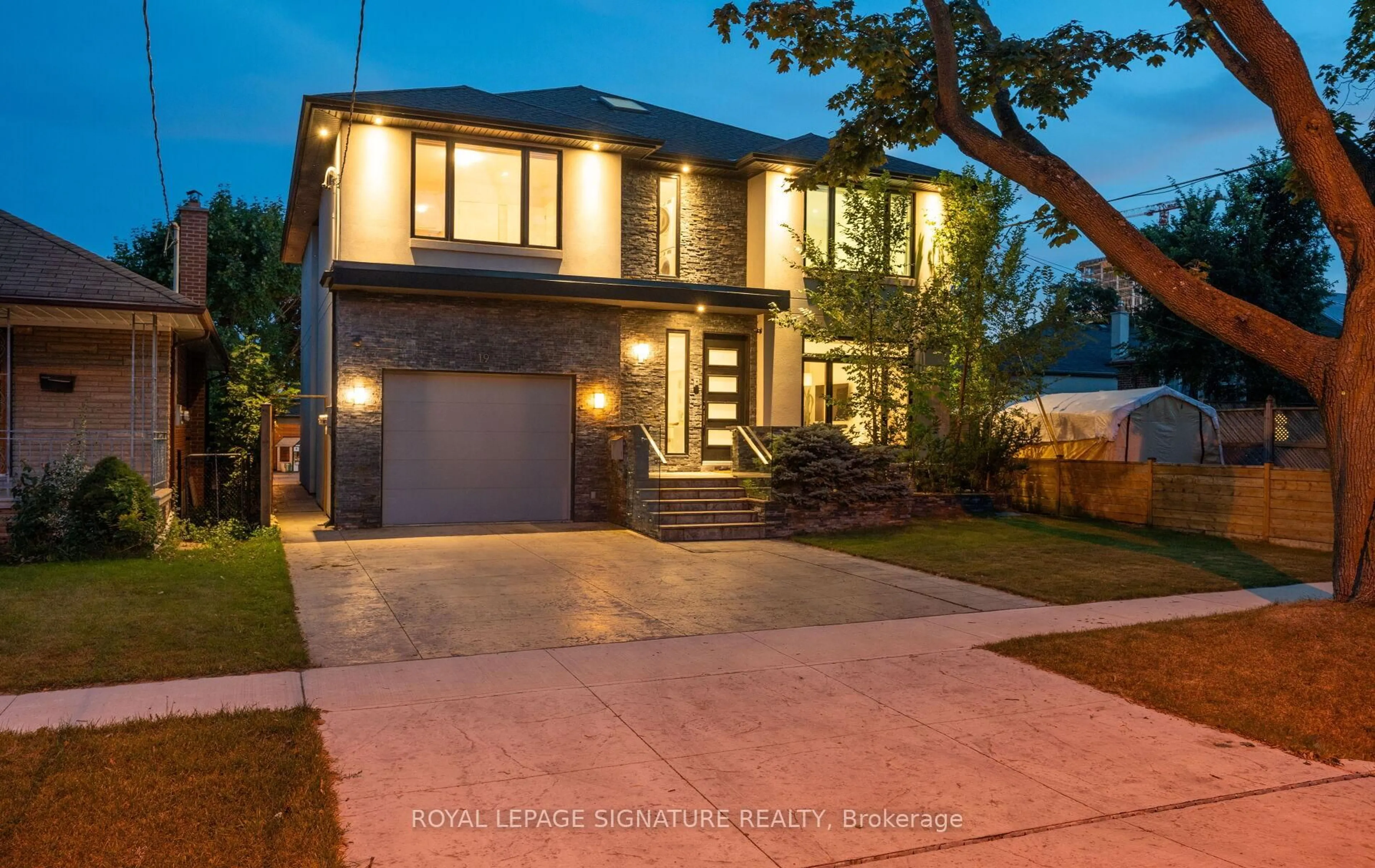 Home with brick exterior material, street for 19 Inverness Ave, Toronto Ontario M8Z 1Y4