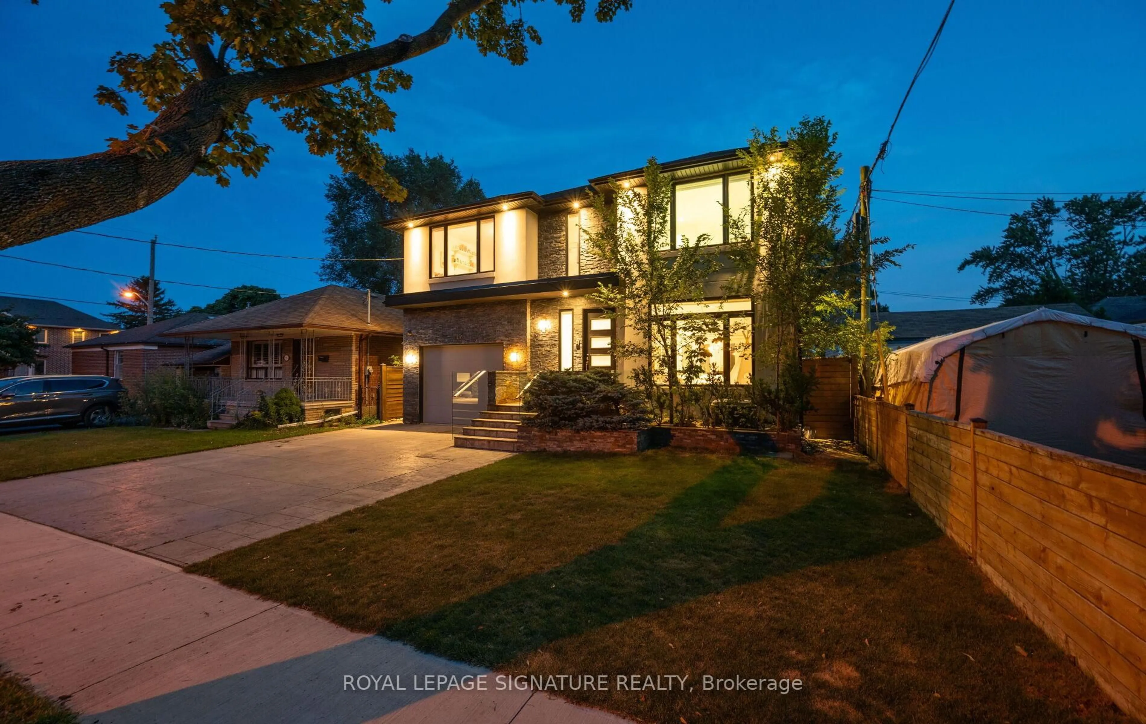 Home with brick exterior material, street for 19 Inverness Ave, Toronto Ontario M8Z 1Y4