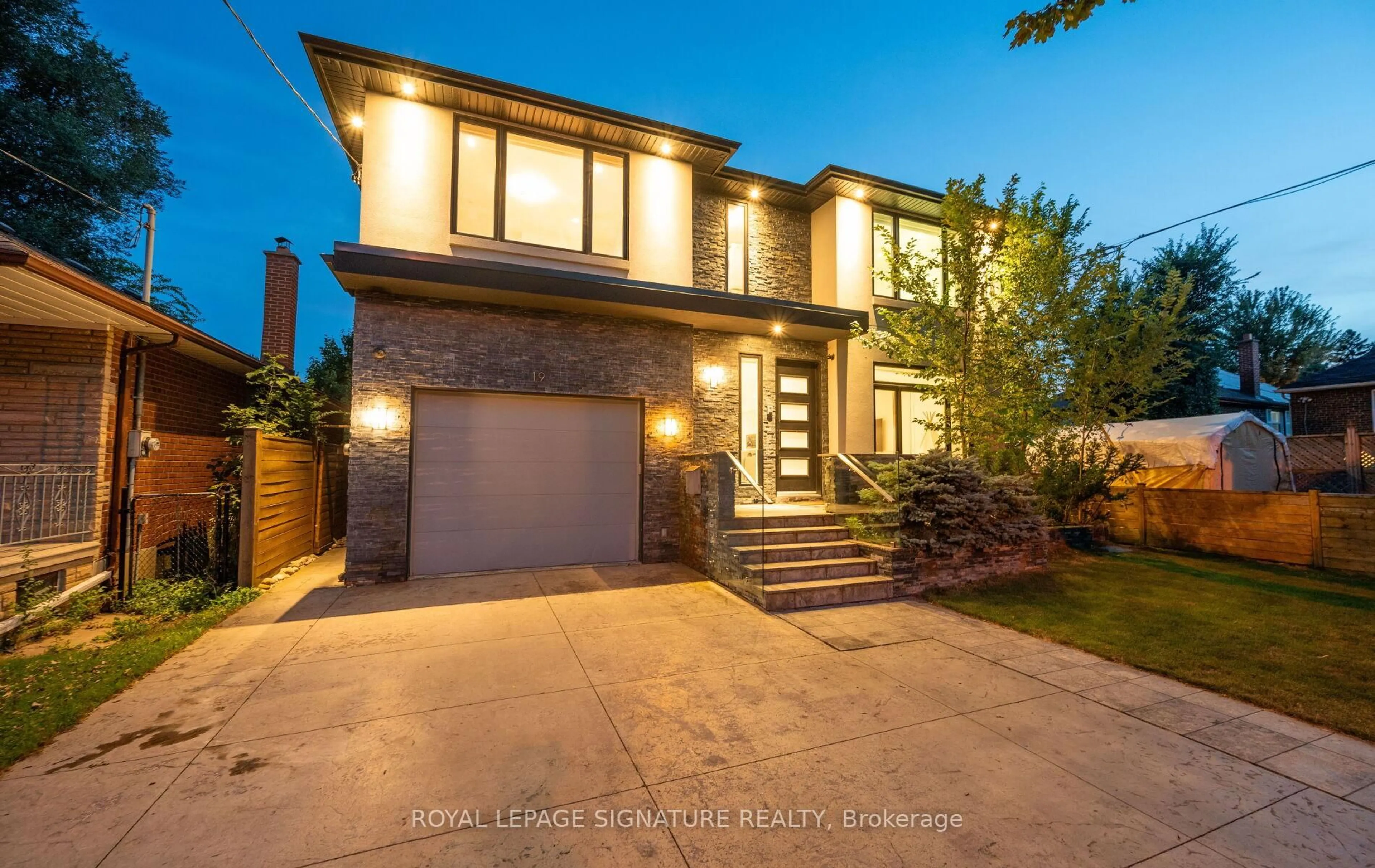 Home with brick exterior material, street for 19 Inverness Ave, Toronto Ontario M8Z 1Y4