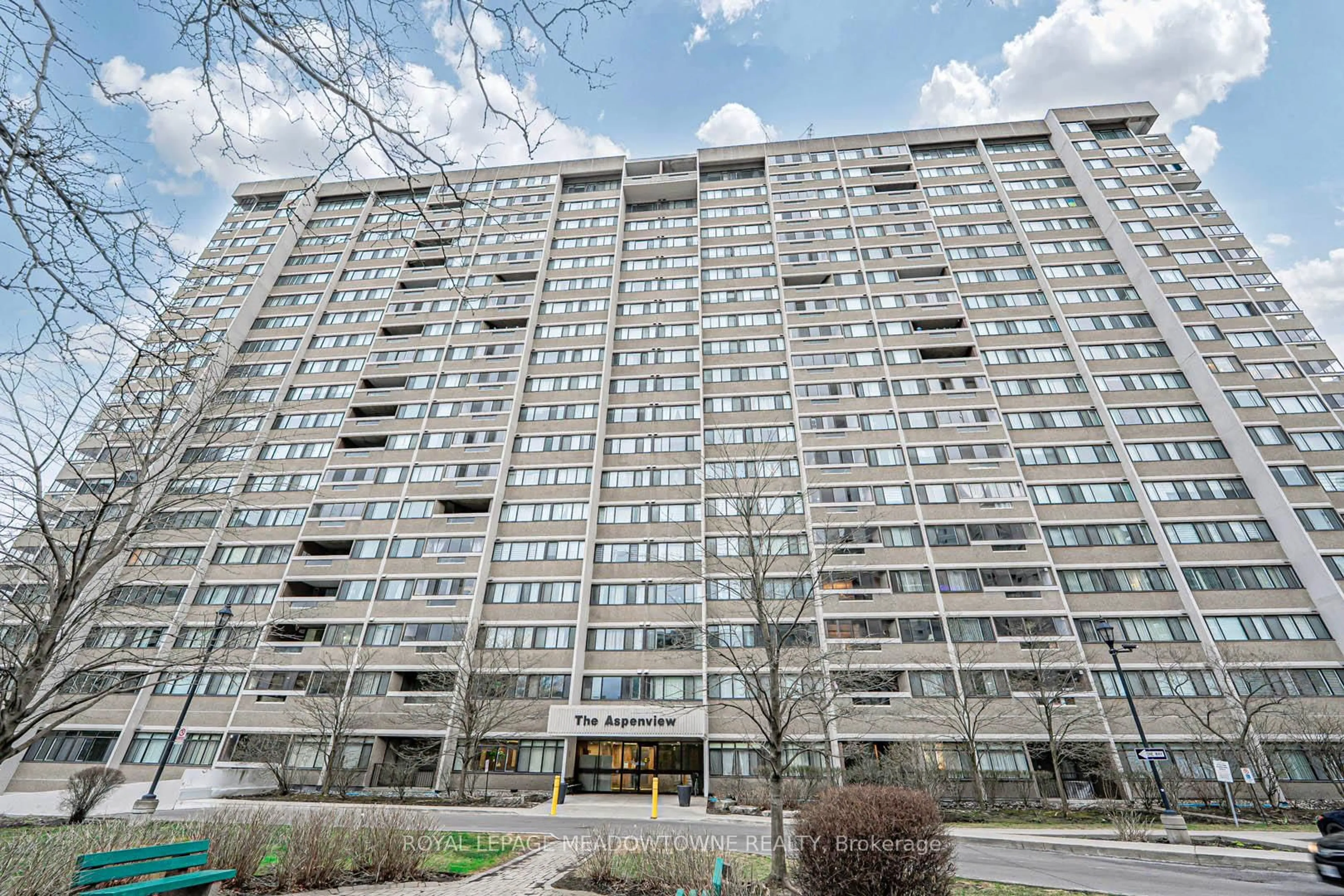 Unknown for 50 Elm Dr #907, Mississauga Ontario L5A 3X2