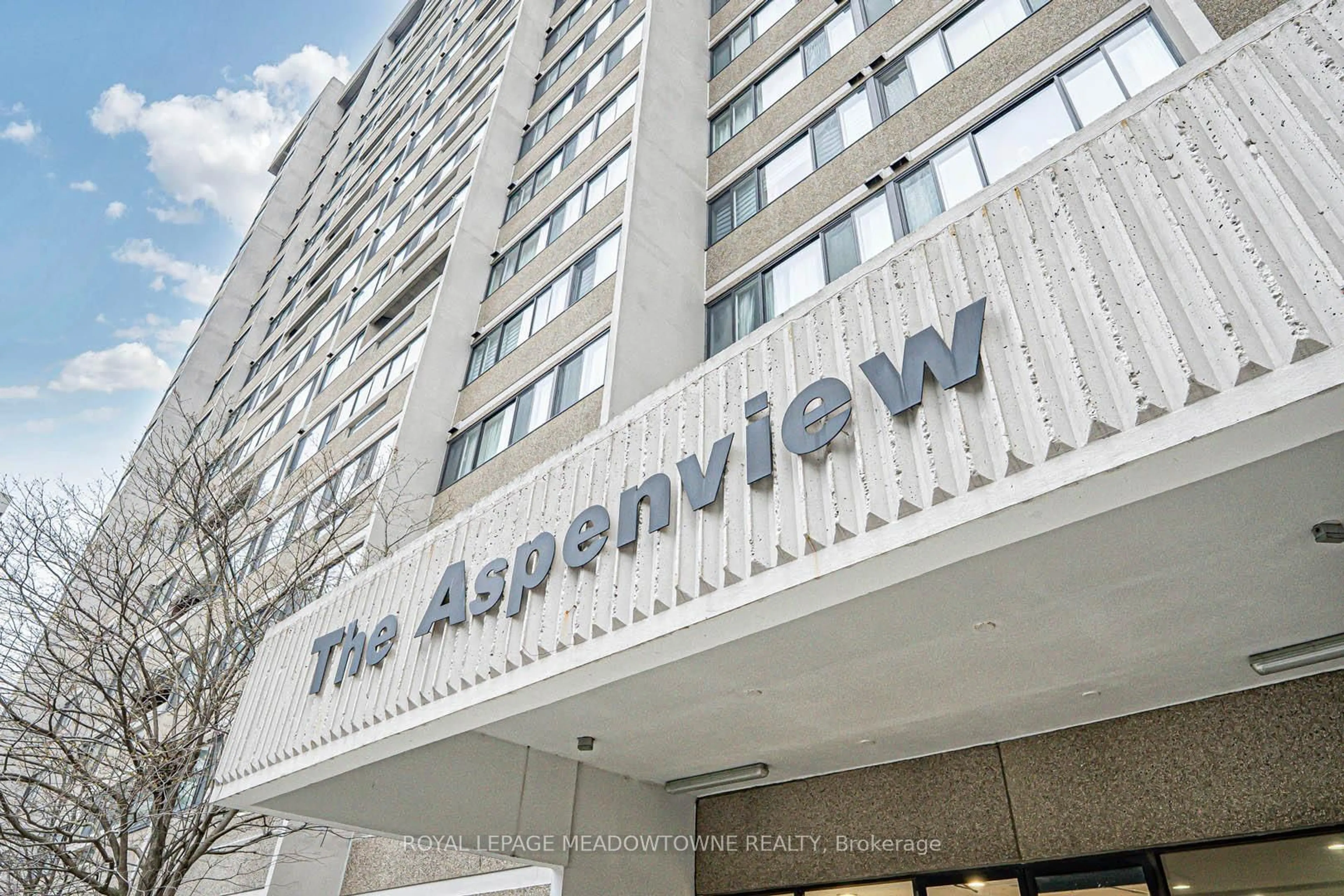 Unknown for 50 Elm Dr #907, Mississauga Ontario L5A 3X2