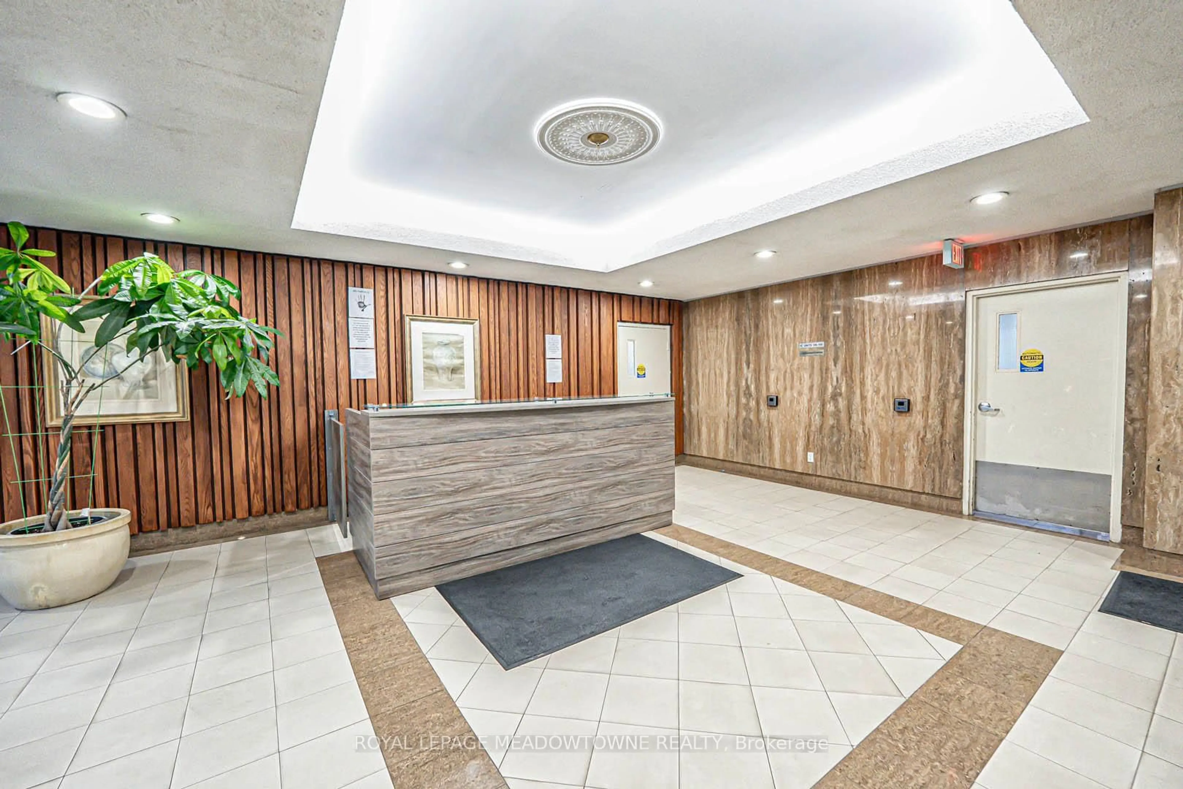 Lobby for 50 Elm Dr #907, Mississauga Ontario L5A 3X2