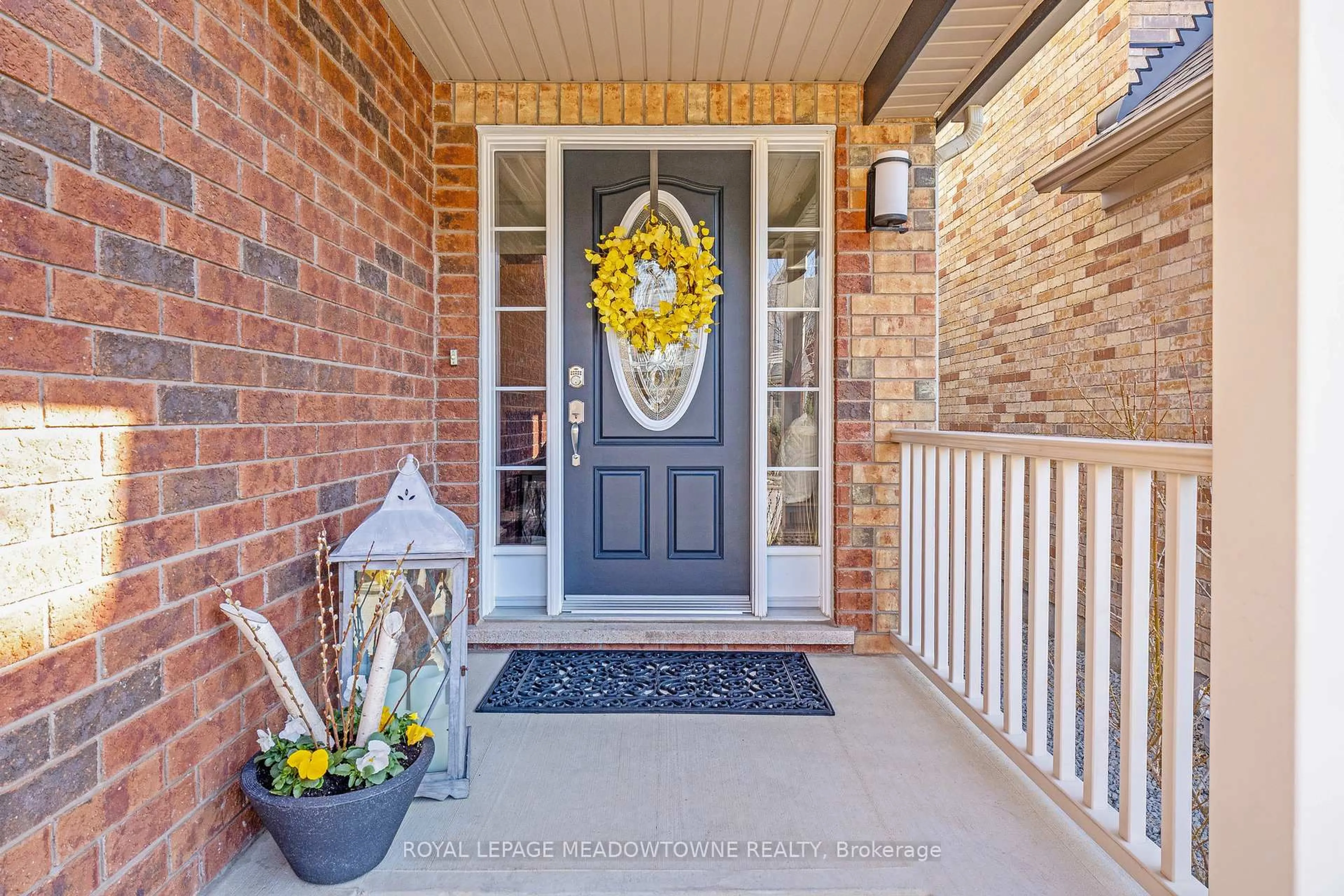 Indoor entryway for 792 Rayner Crt, Milton Ontario L9T 0N8