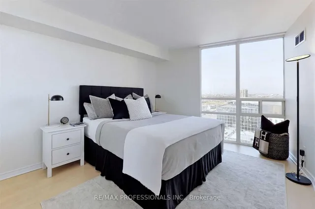 Additional property image - 50 Eglinton Ave Unit 1604