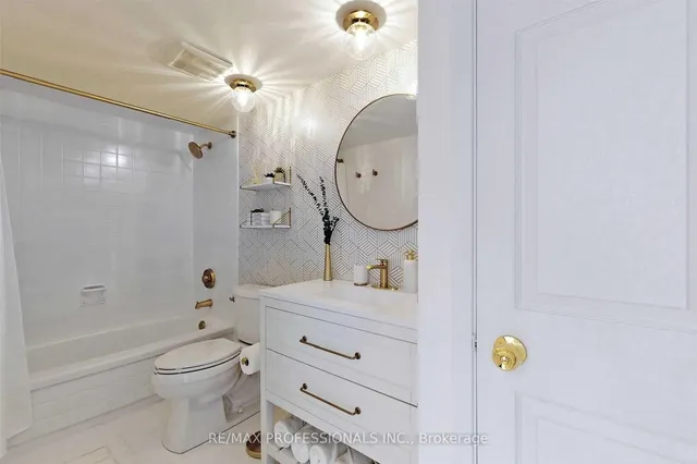 Additional property image - 50 Eglinton Ave Unit 1604