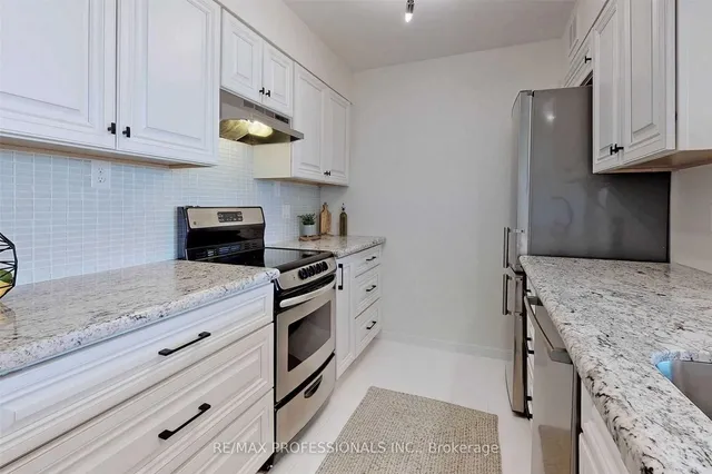 Additional property image - 50 Eglinton Ave Unit 1604