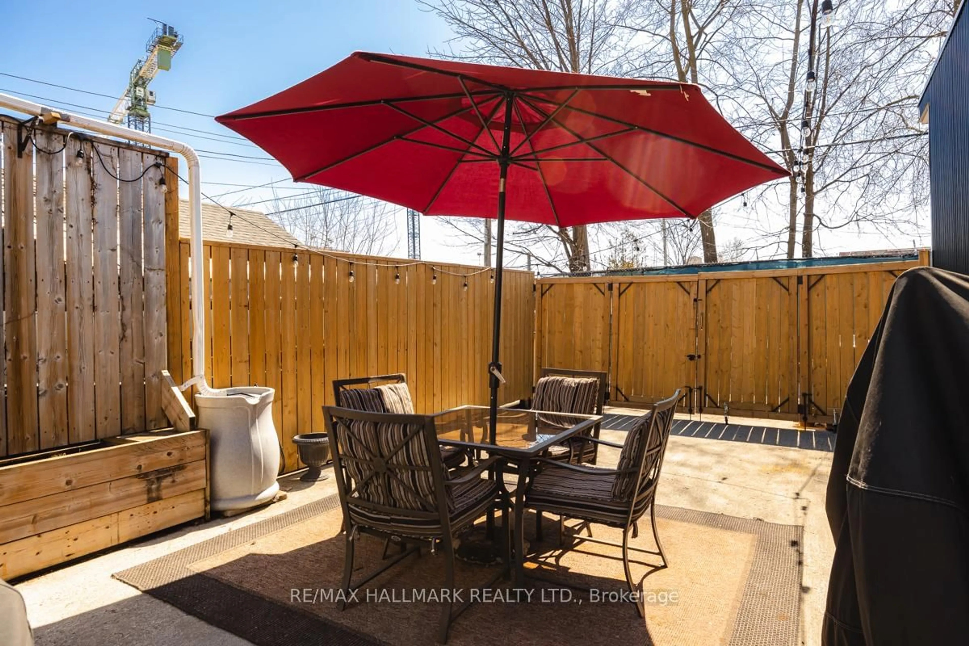 Patio, street for 223 Wallace Ave, Toronto Ontario M6H 1V5