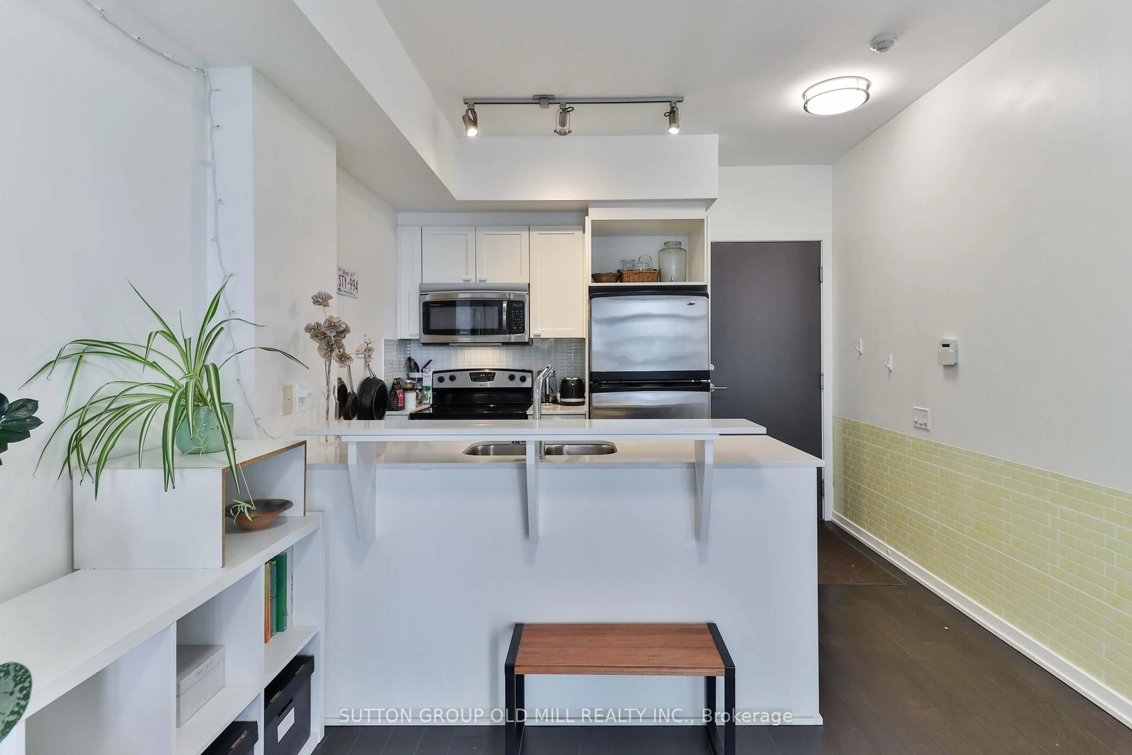 Unknown for 103 The Queensway N/A #2708, Toronto Ontario M6S 5B3