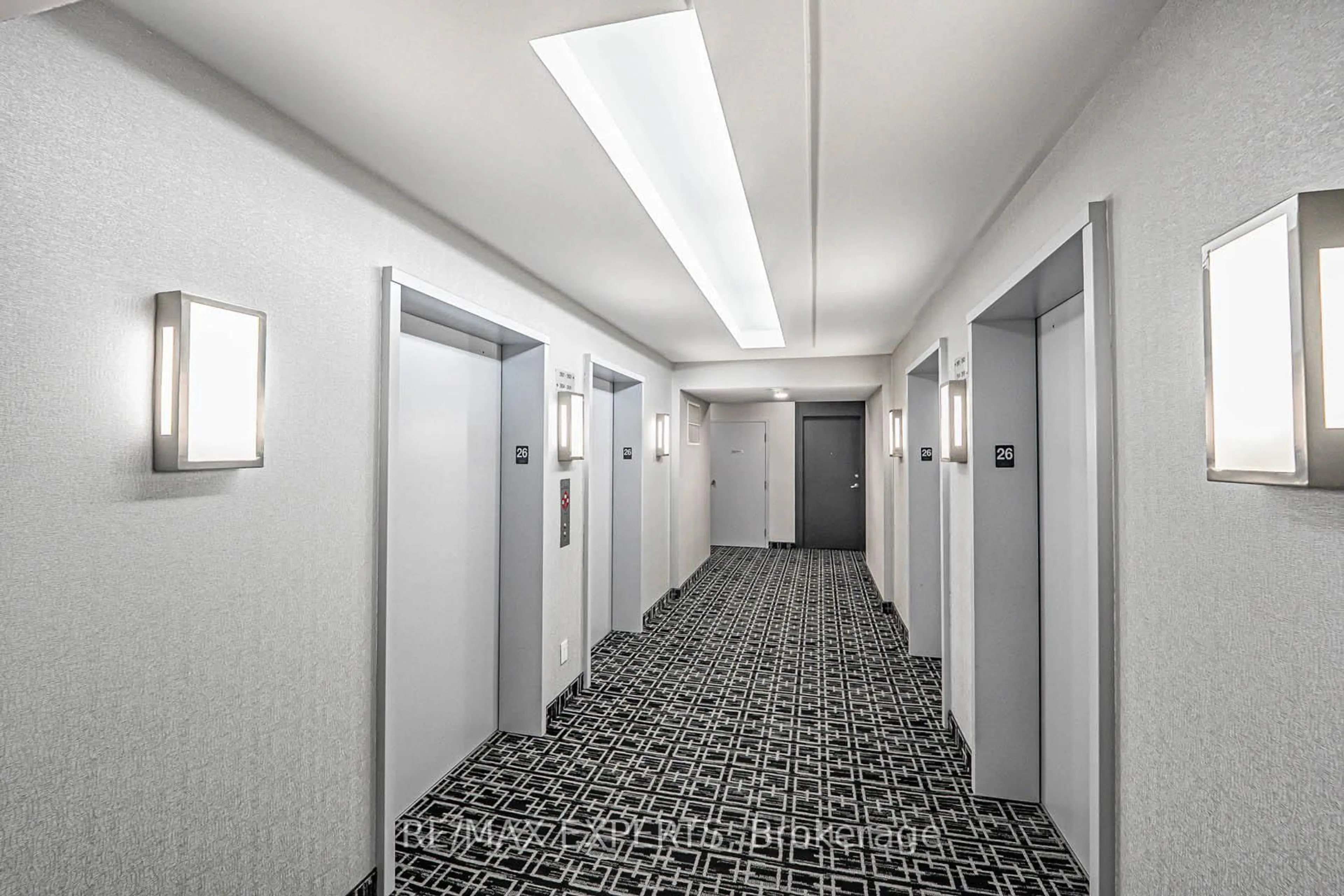 Indoor foyer for 223 Webb Dr #2606, Mississauga Ontario L5B 0E8