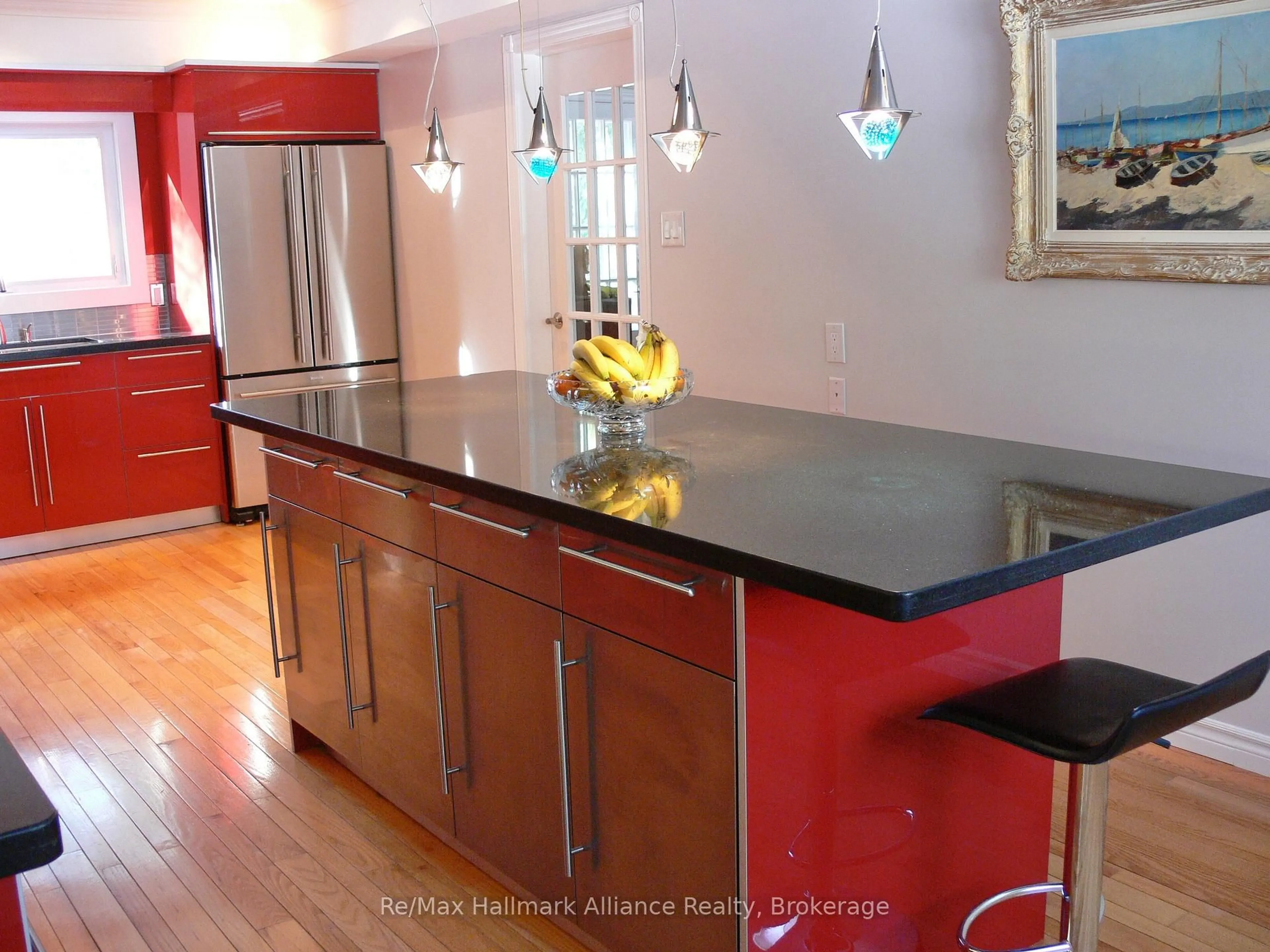 Contemporary kitchen, unknown for 42 Chartwell Rd, Oakville Ontario L6J 3Z4