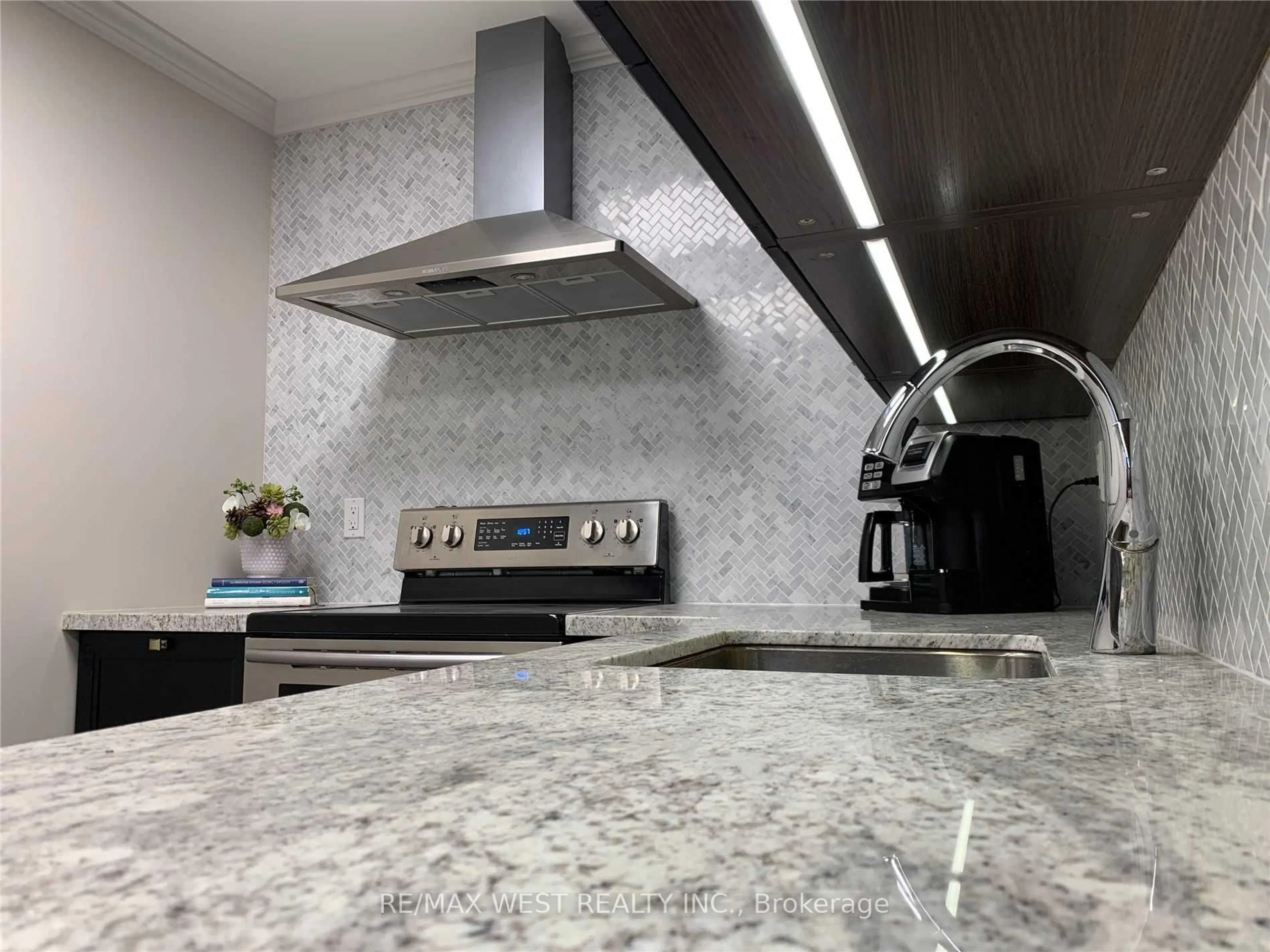 Contemporary kitchen, ceramic/tile floor for 45 Southport St #503, Toronto Ontario M6S 3N5