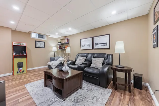 Additional property image - 284 Alexander Cres