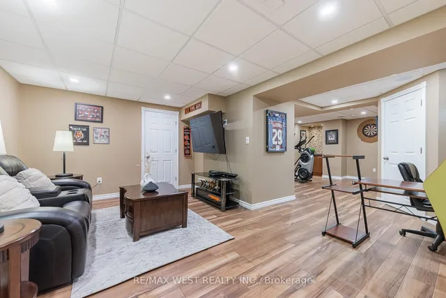 Additional property image - 284 Alexander Cres