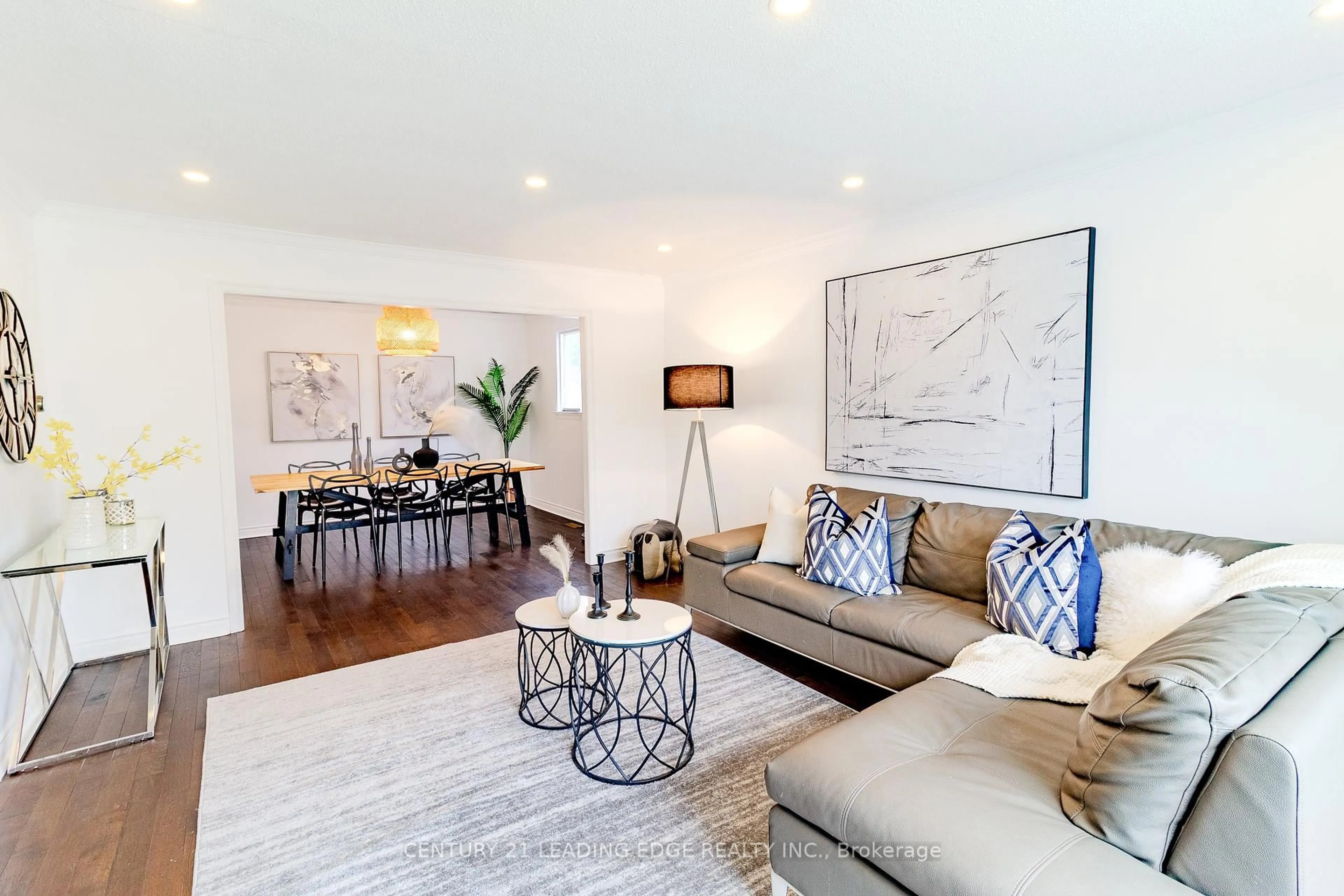 Living room with furniture, unknown for 6 Jubilee Crt, Brampton Ontario L6S 2H2