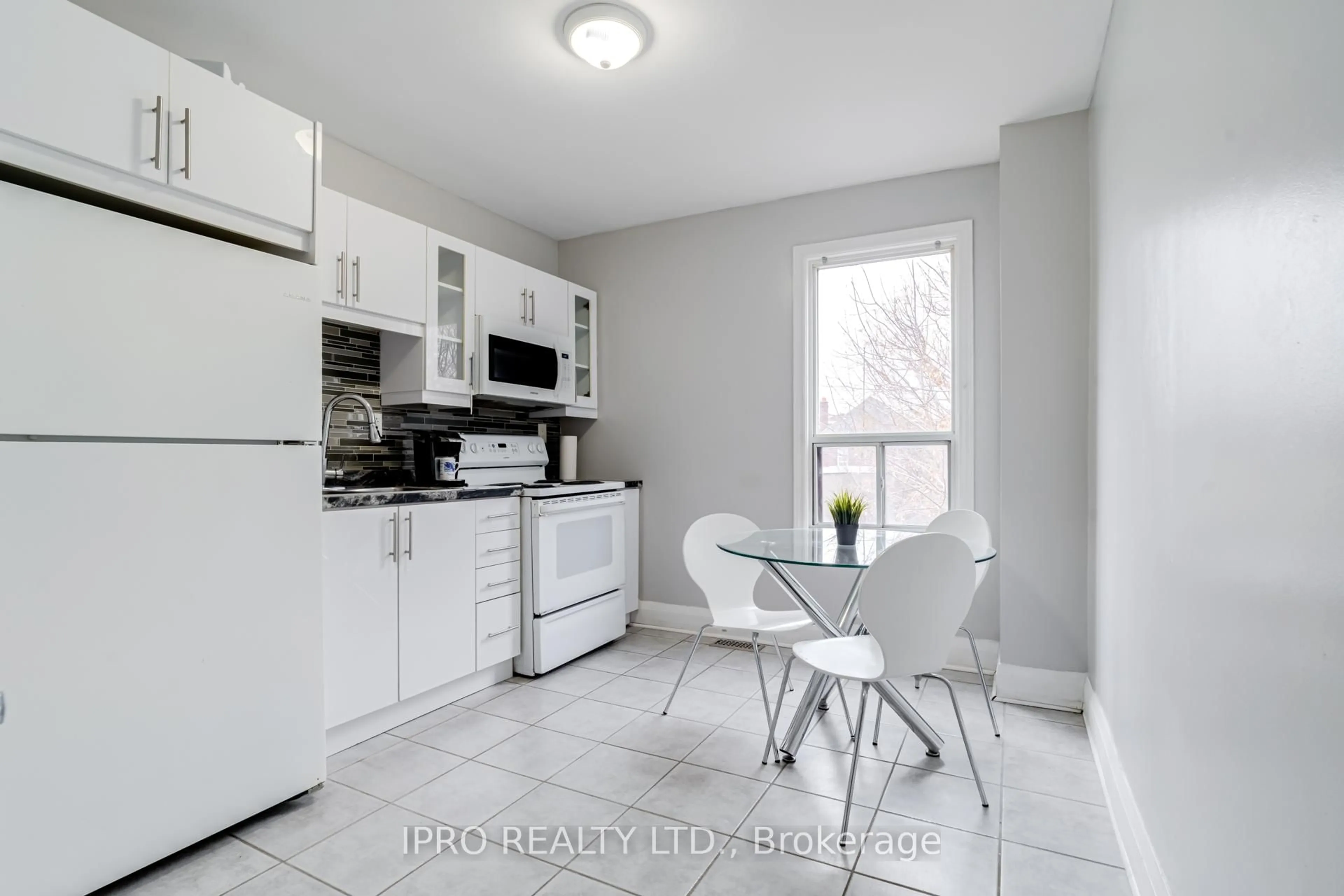 Standard kitchen, ceramic/tile floor for 1140 Dufferin St, Toronto Ontario M6H 4B6
