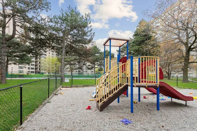 Additional image 3 of 451 The West Mall N/A Unit 1616