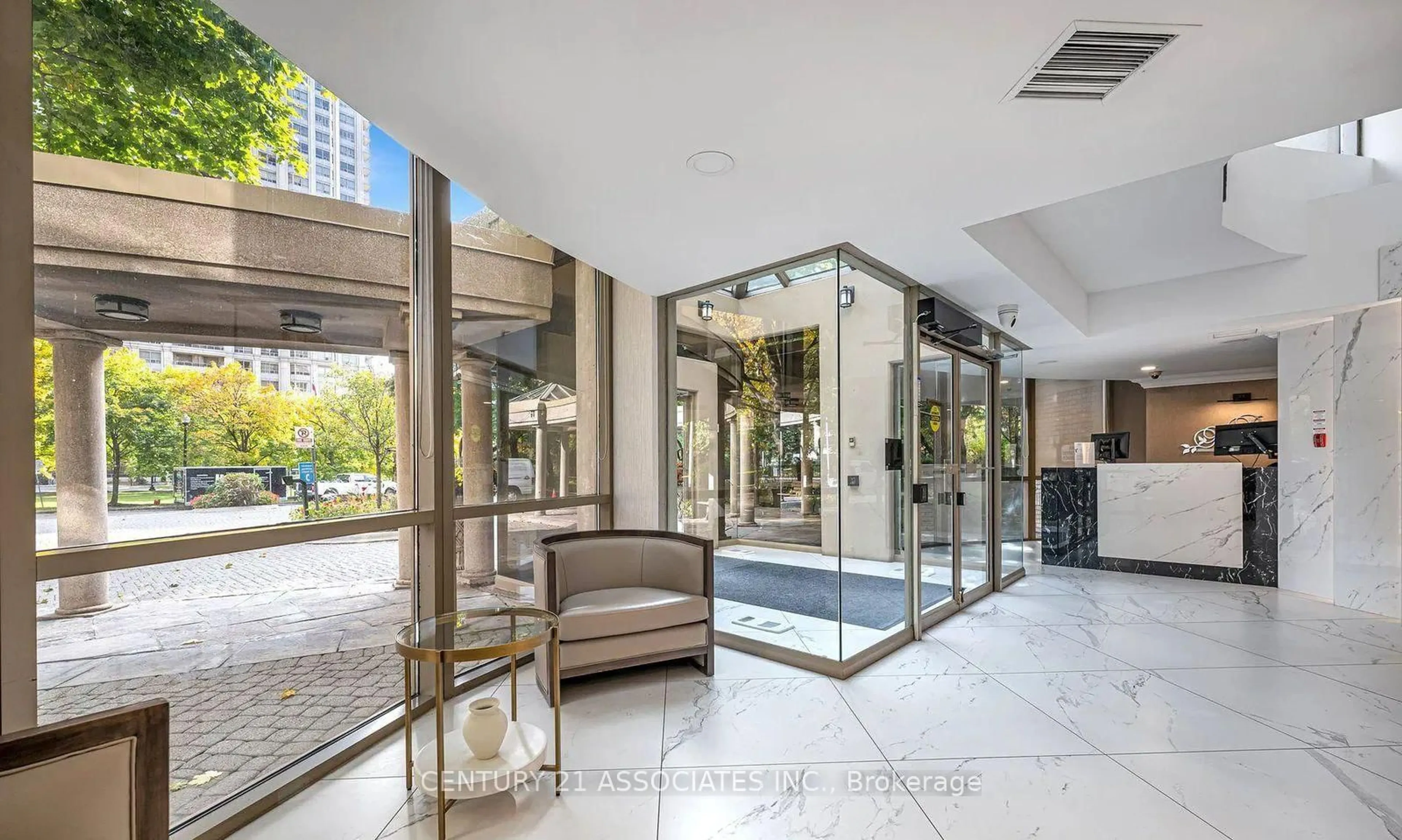 Indoor foyer for 45 Kingsbridge Garden Circ #2604, Mississauga Ontario L5R 3K4