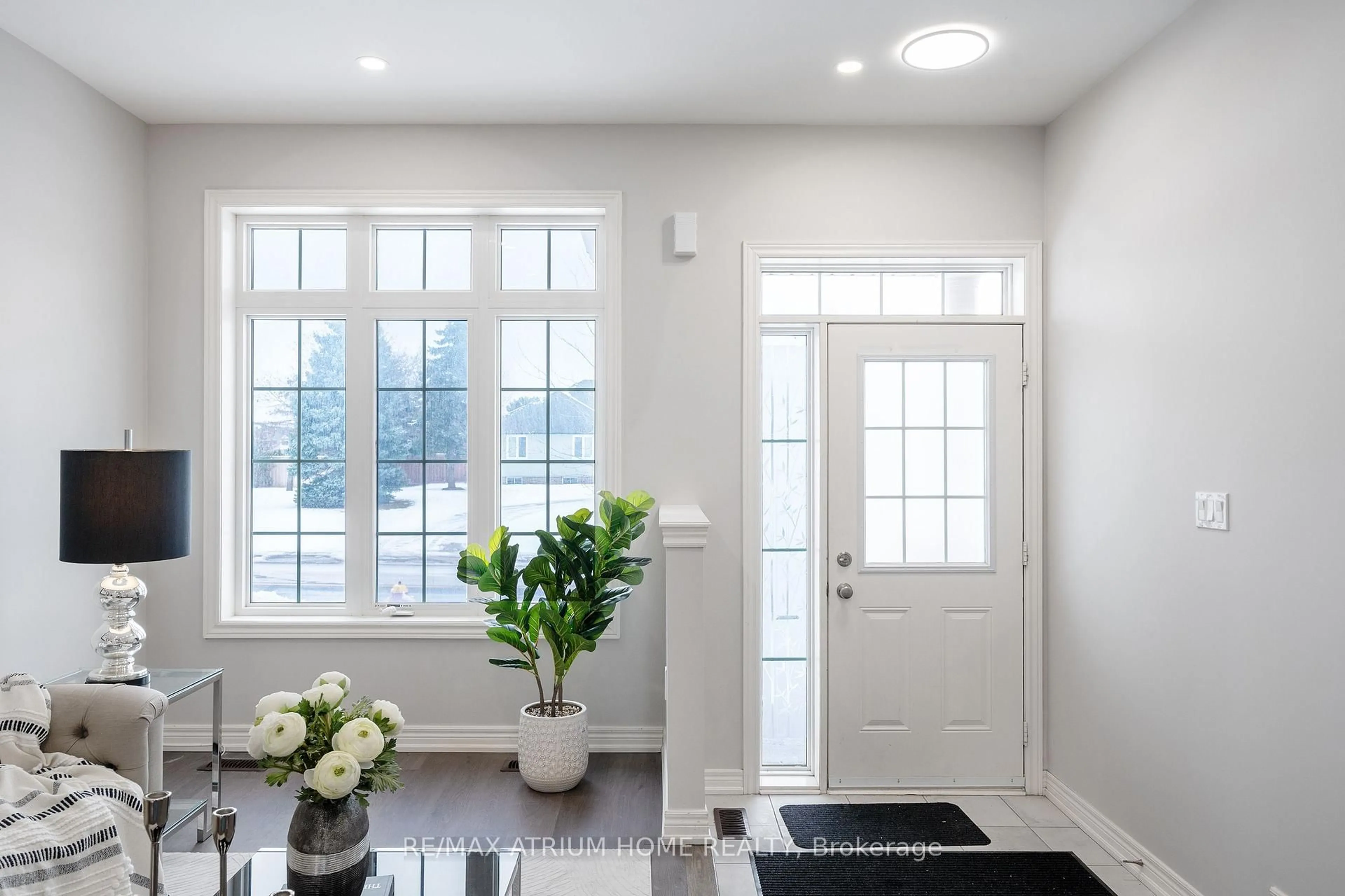 Indoor entryway for 3066 Eighth Line, Oakville Ontario L6H 0S6