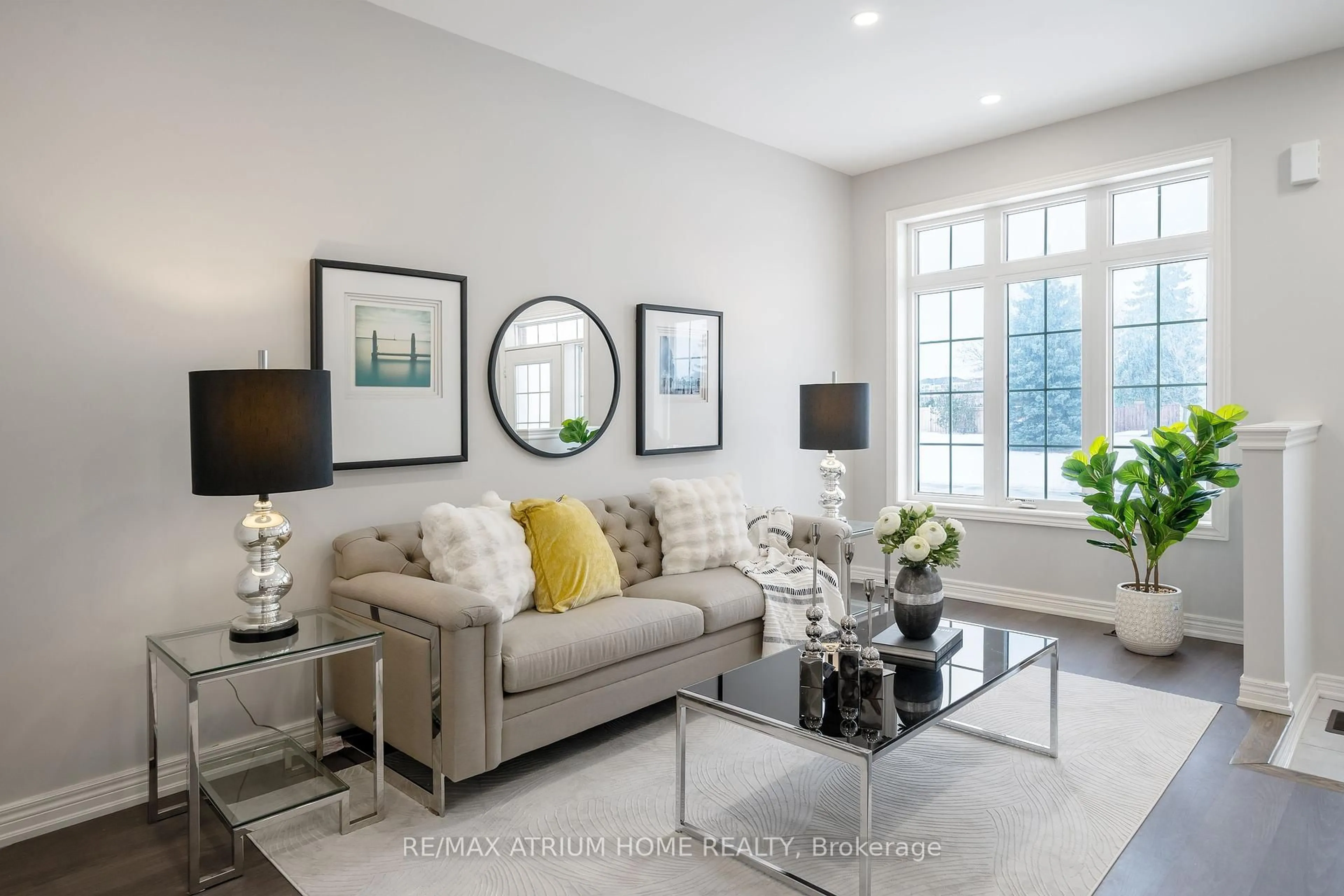 Living room with furniture, unknown for 3066 Eighth Line, Oakville Ontario L6H 0S6