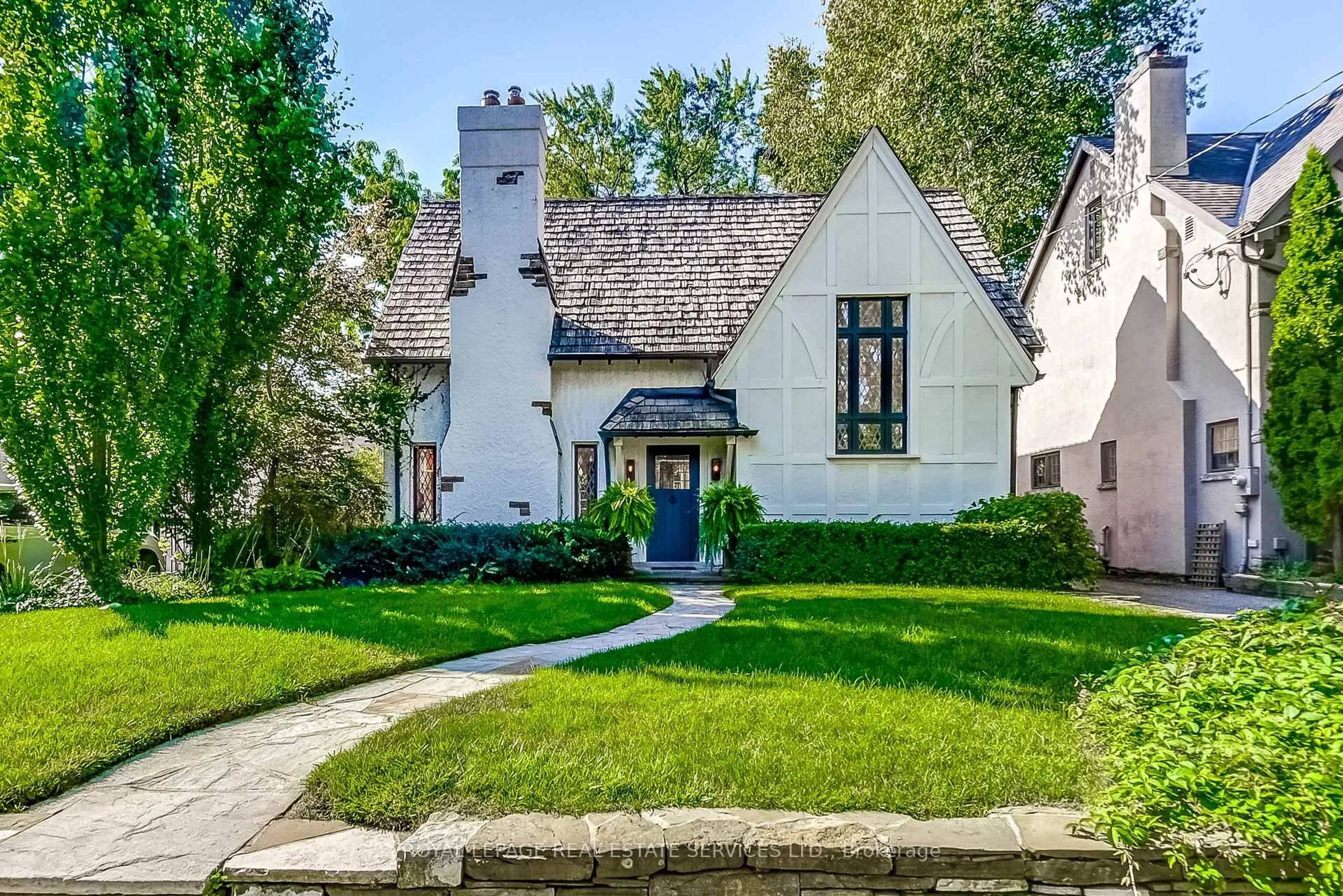 Home with brick exterior material, street for 39 Strath Ave, Toronto Ontario M8X 1R2