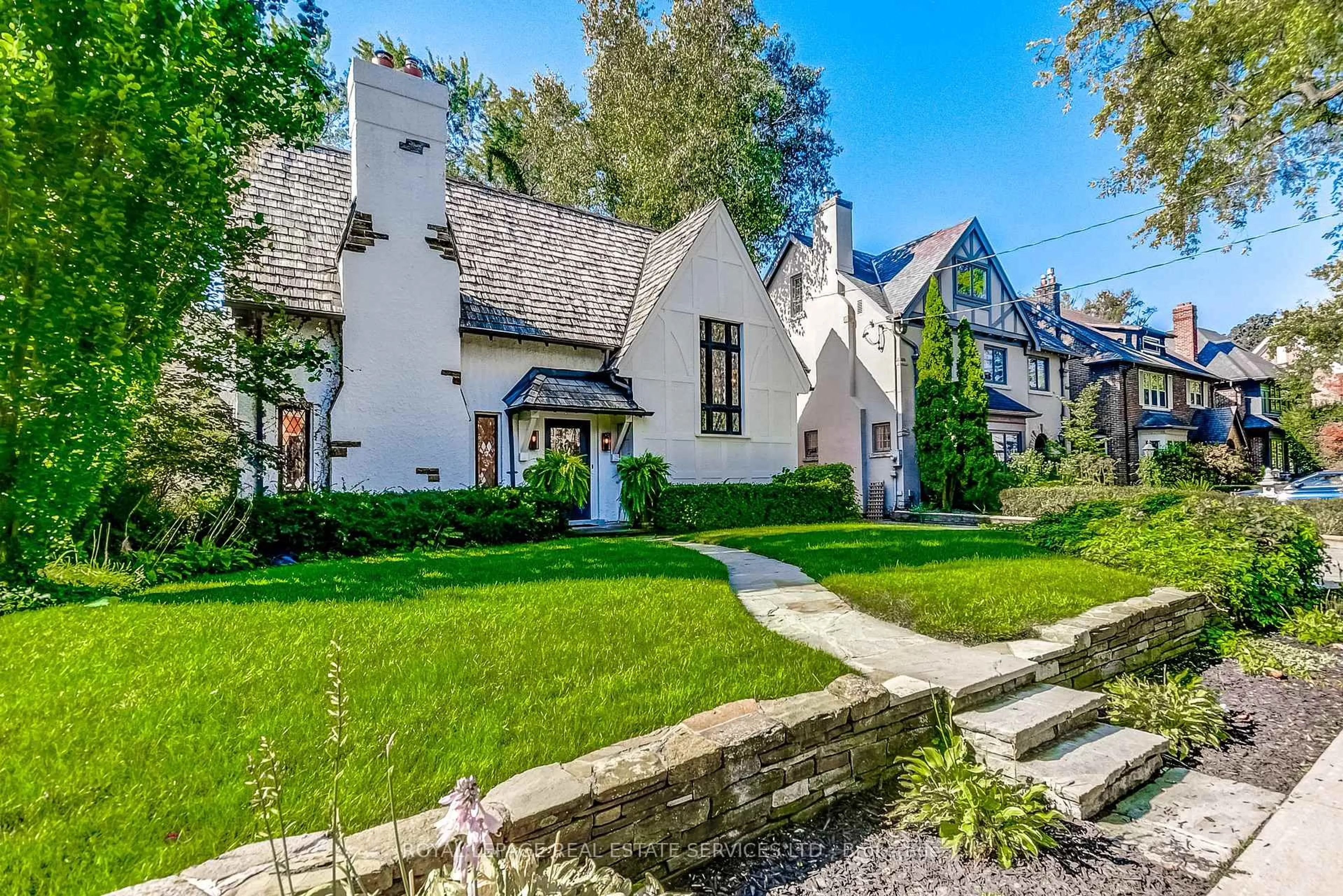 Home with brick exterior material, street for 39 Strath Ave, Toronto Ontario M8X 1R2