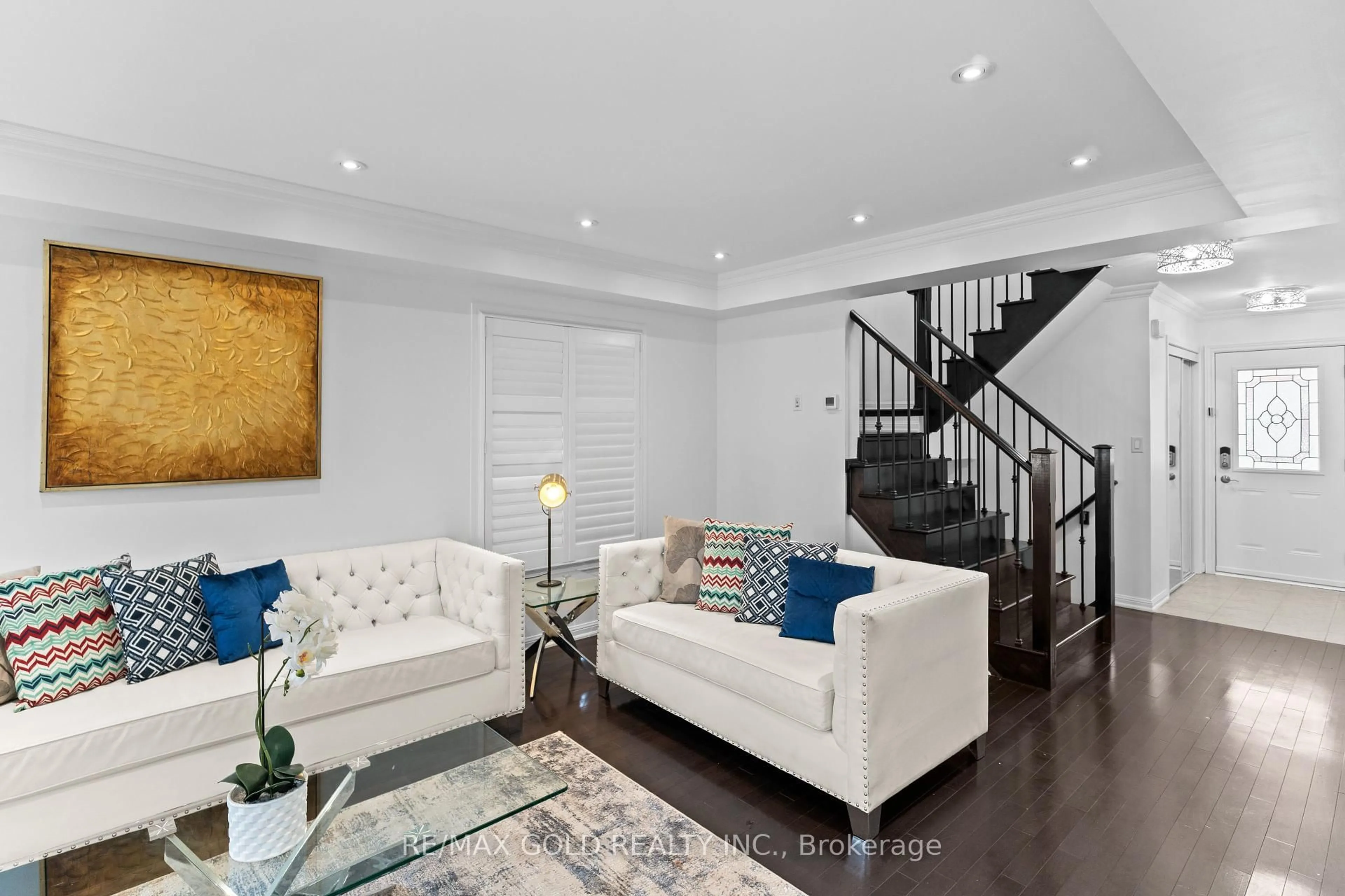 Living room with furniture, unknown for 15 Agricola Rd, Brampton Ontario L7A 0V1