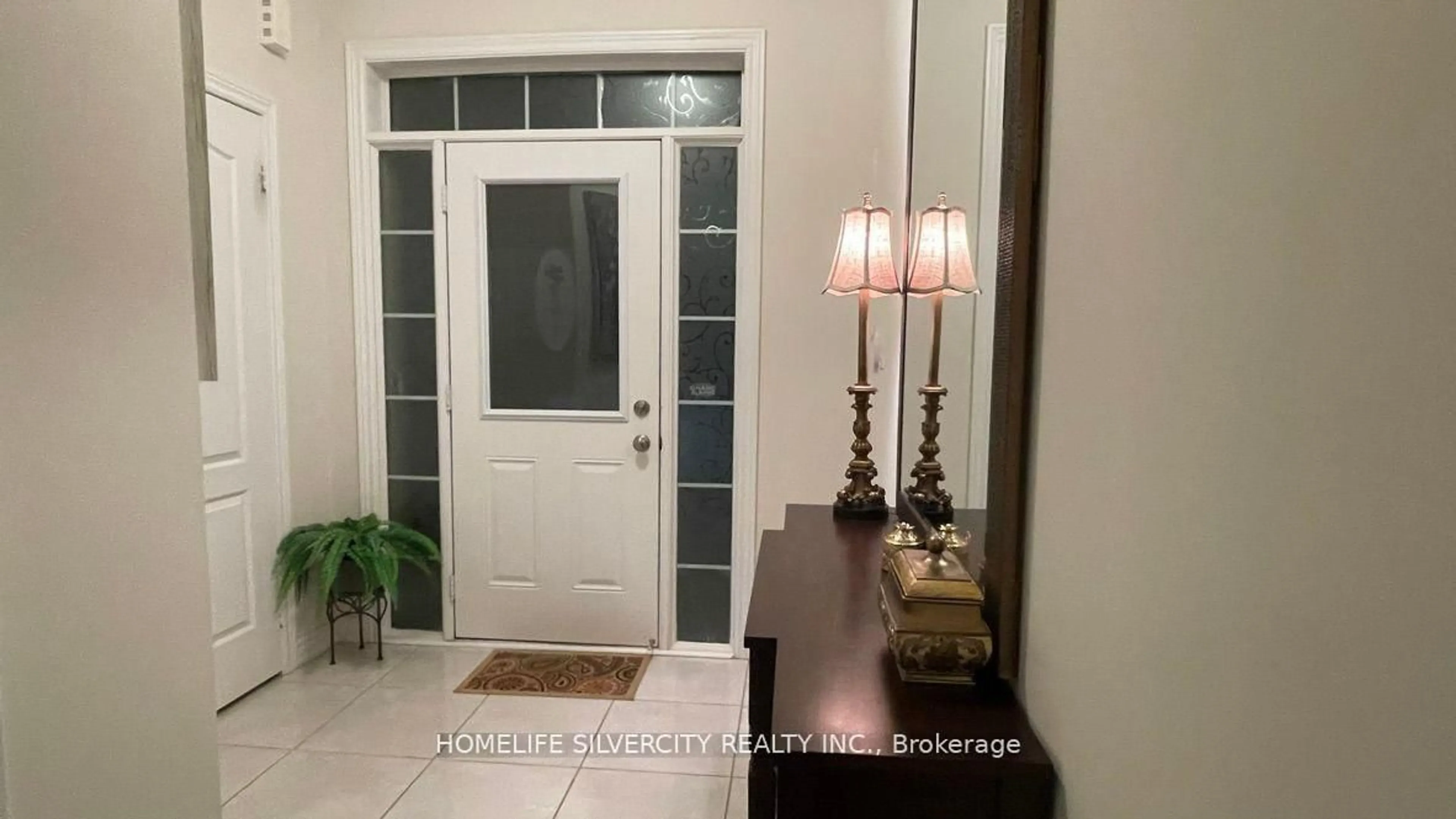 Indoor entryway for 494 George Ryan Ave, Oakville Ontario L6H 0S5