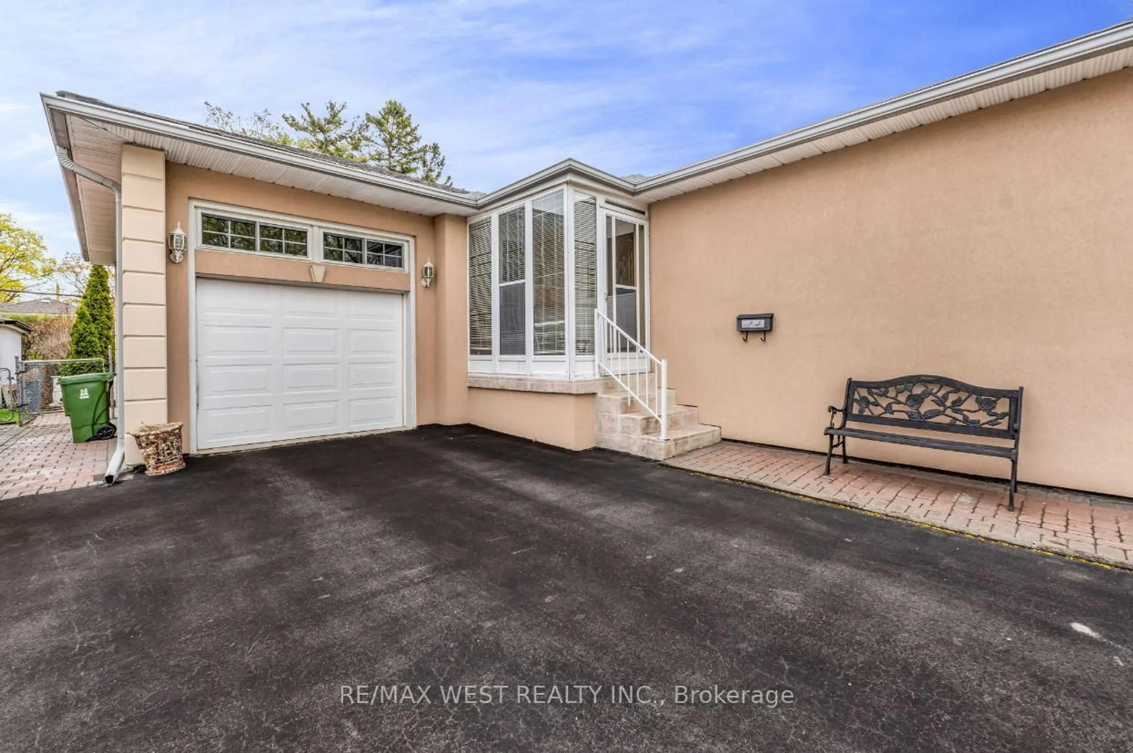 Unknown for 15 Breadner Dr, Toronto Ontario M9R 3M3